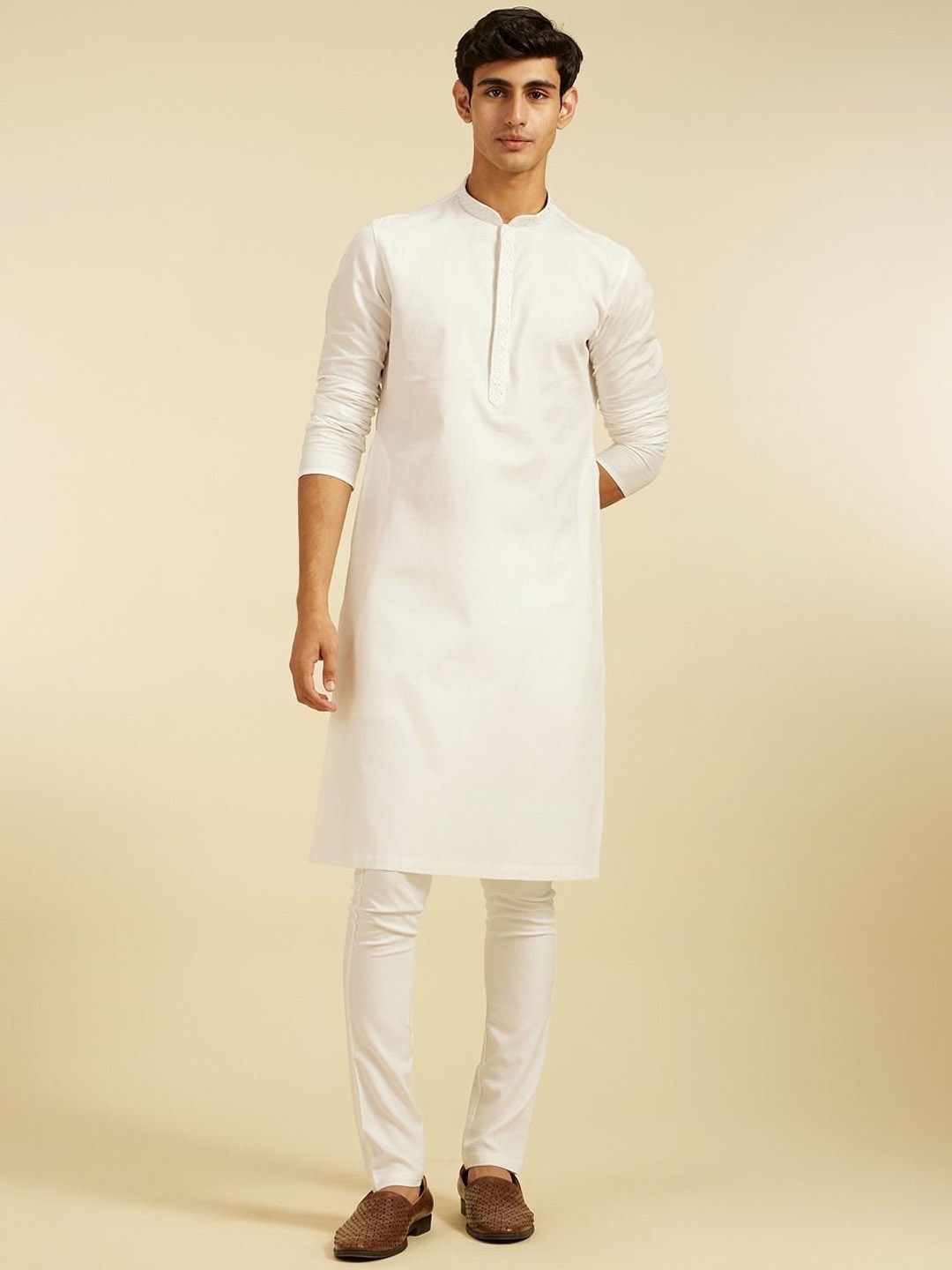 

Diwas by Manyavar Textured Mandarin Collar Thread Work Cotton Straight Kurta, White