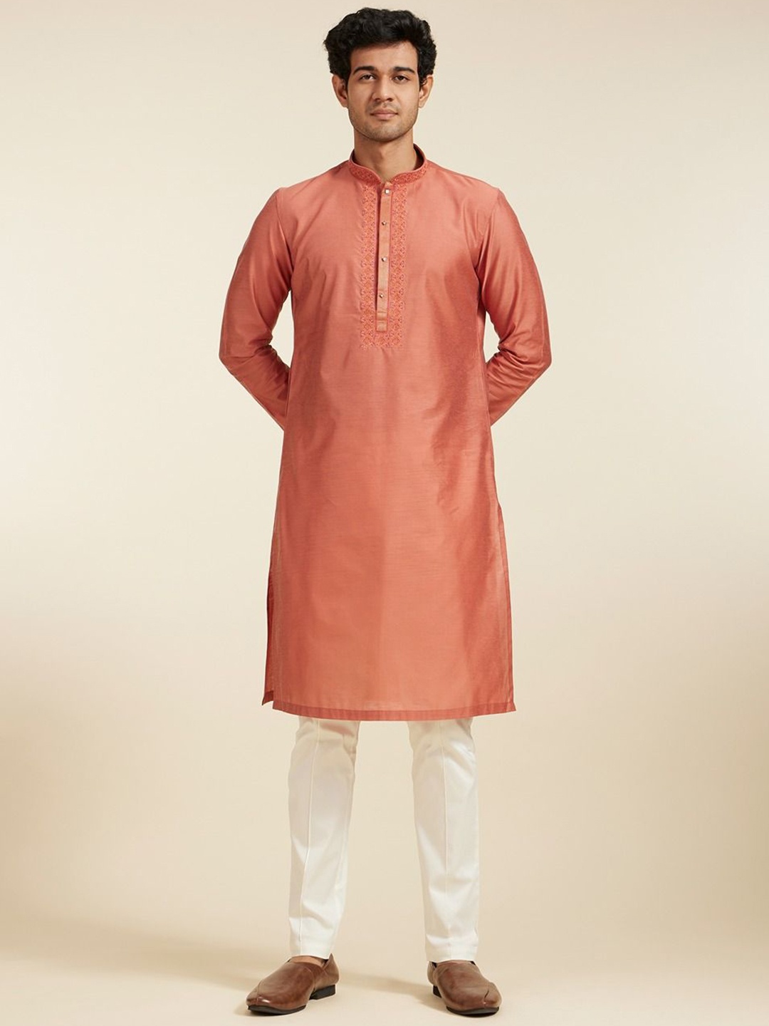 

Diwas by Manyavar Mandarin Collar Thread Work Straight Kurta, Rust