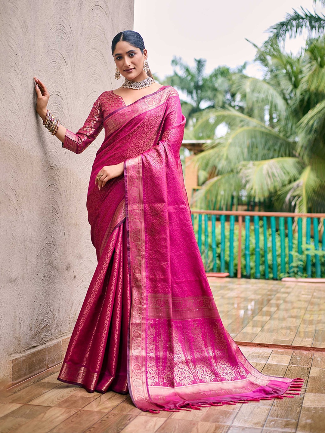 

Kandora Woven Design Zari Pure Silk Kanjeevaram Saree, Pink