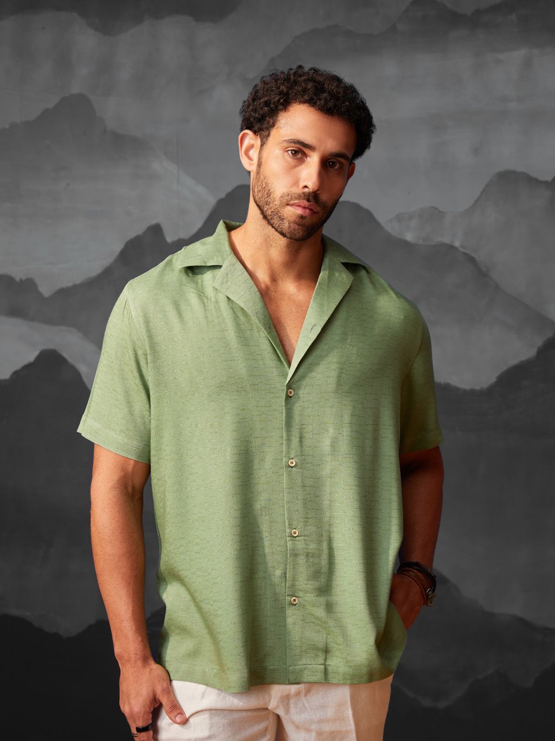 

CMGE Men Relaxed Opaque Casual Shirt, Green