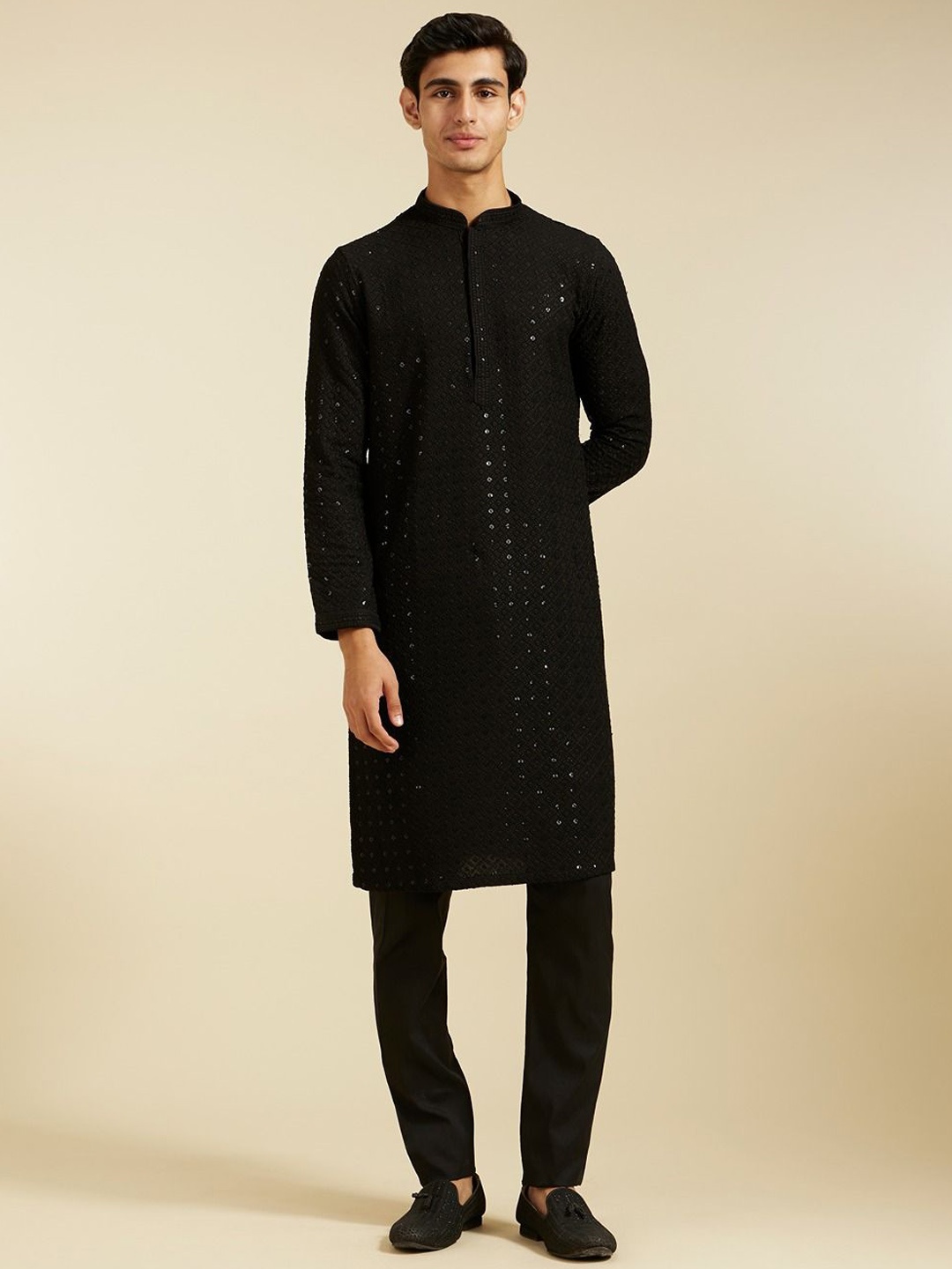 

Diwas by Manyavar Ethnic Motifs Embroidered Mandarin Collar Sequinned Straight Kurta, Black