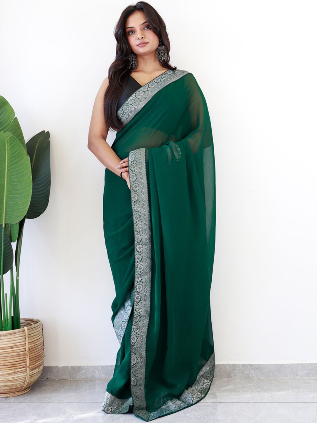 

Mitera Poly Georgette Ready to Wear Saree, Green