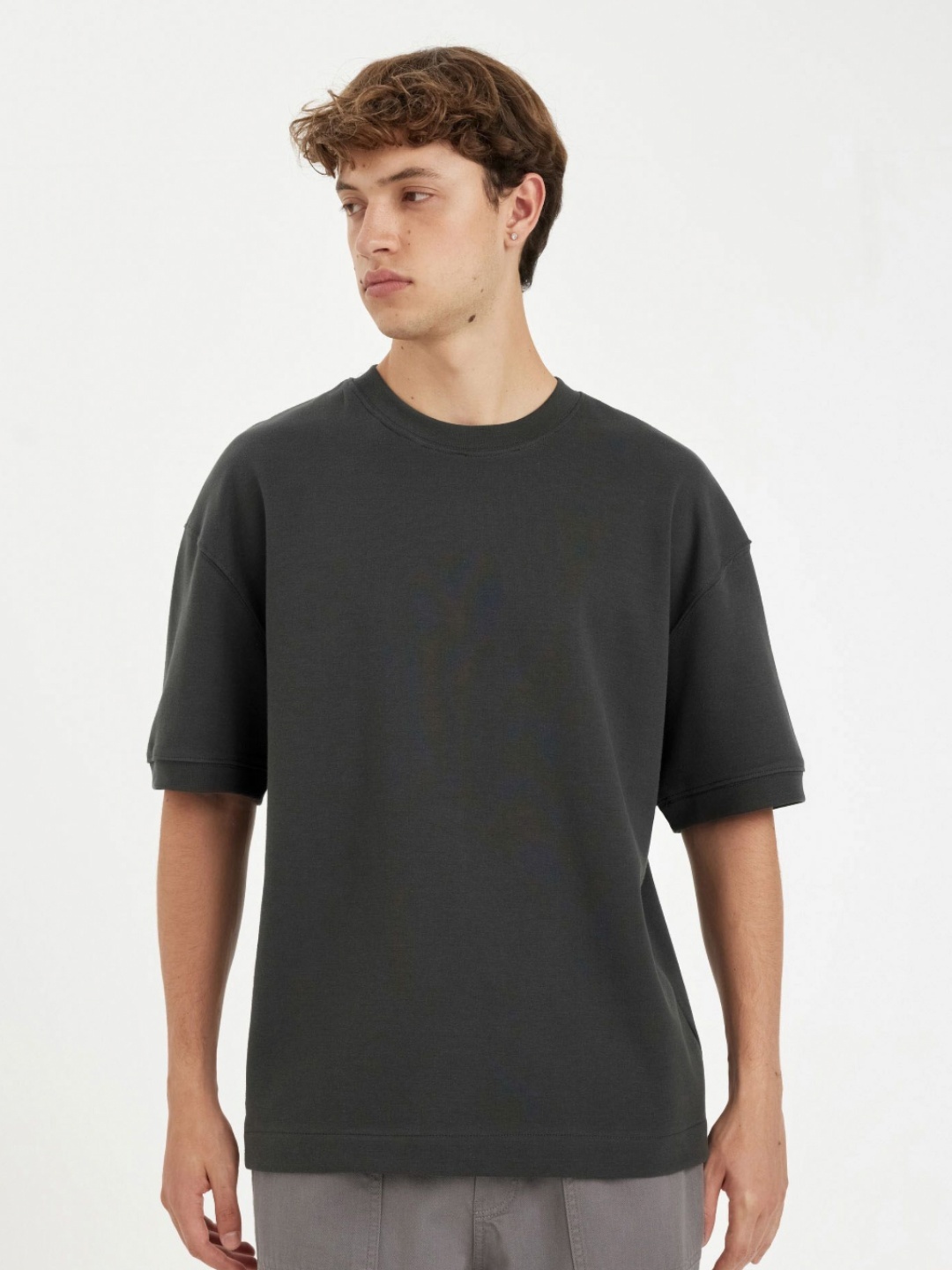 

DeFacto Men Solid Round Neck Cotton T-shirt, Charcoal