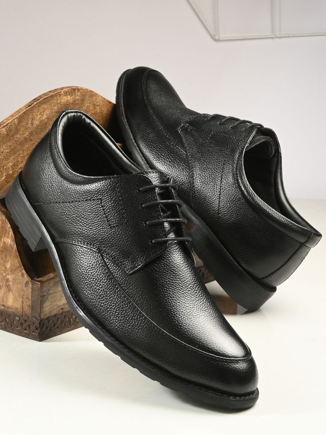 

Auserio Men Leather Formal Derbys, Black