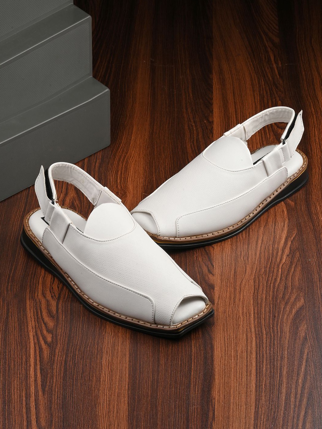 

Mactree Men PU Shoe-Style Sandals, White