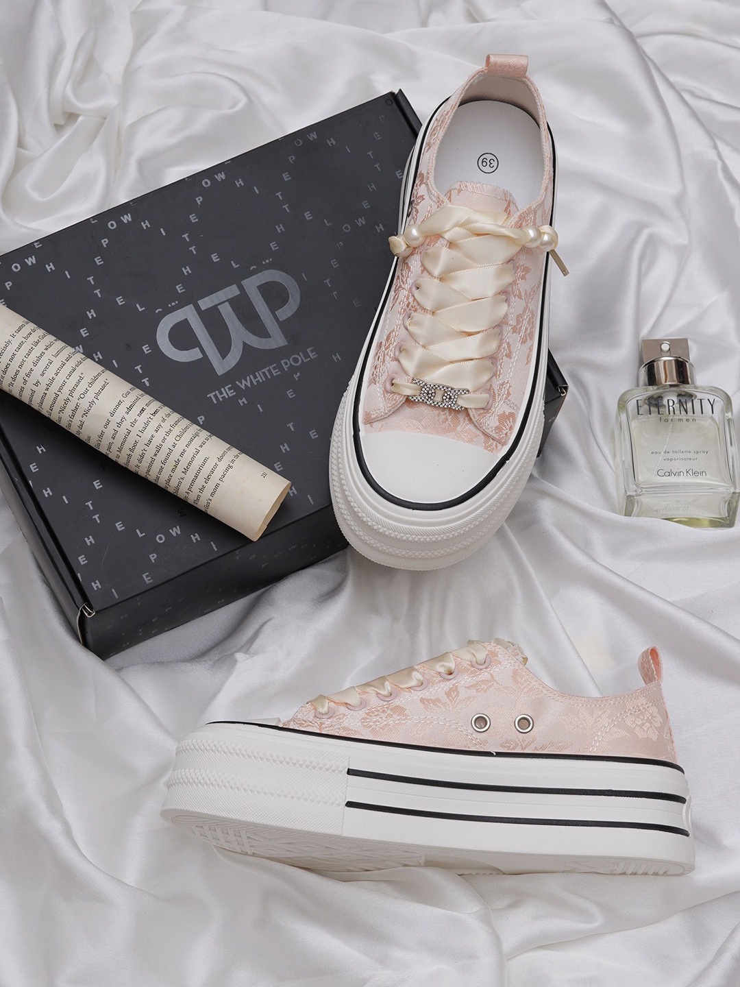 

THE WHITE POLE Women Sneakers, Pink