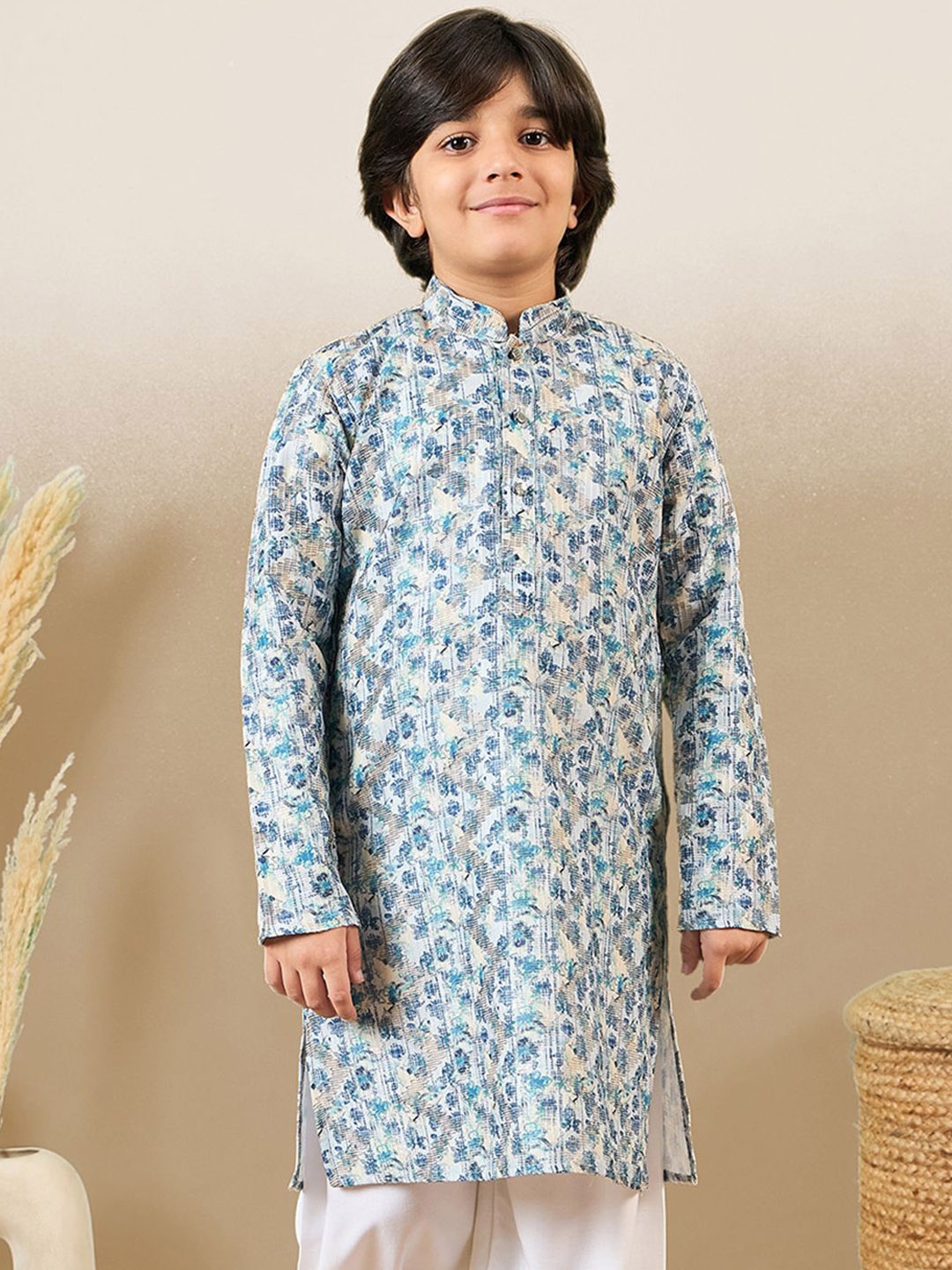 

Here&Now X Sanwara Boys Floral Printed Thread Work Regular Pure Cotton Kurta, Blue