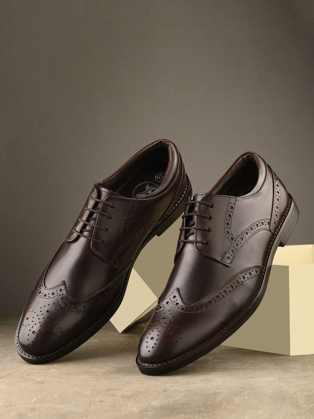 

Auserio Men Leather Formal Brogues, Brown