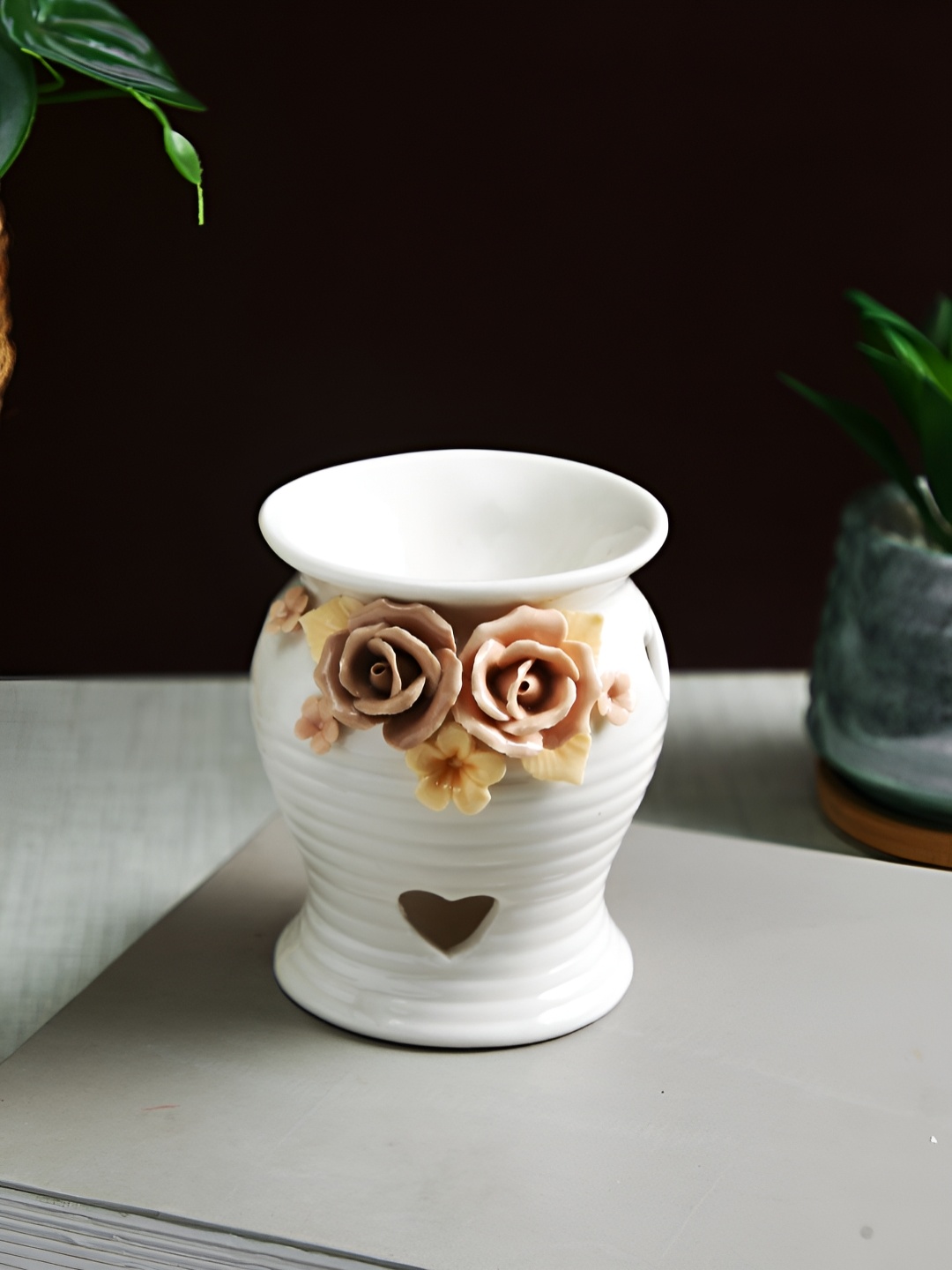 

TAYHAA White & Brown Floral Textured Ceramic Candle Holder