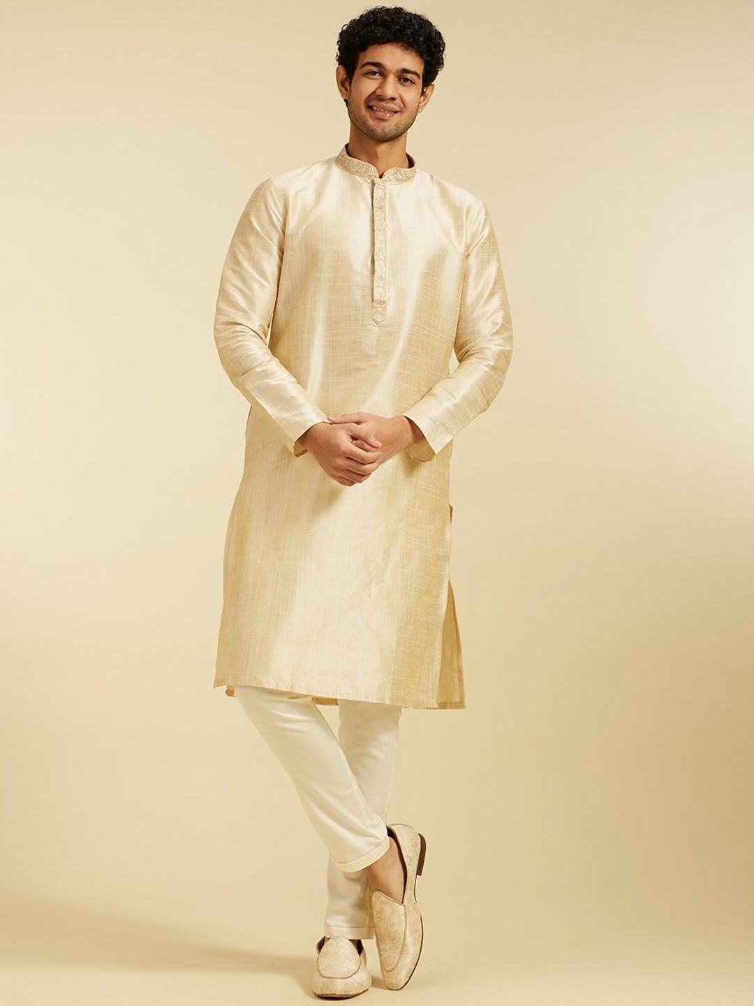 

Diwas by Manyavar Floral Yoke Design Thread Work Mandarin Collar Straight Kurta, Cream