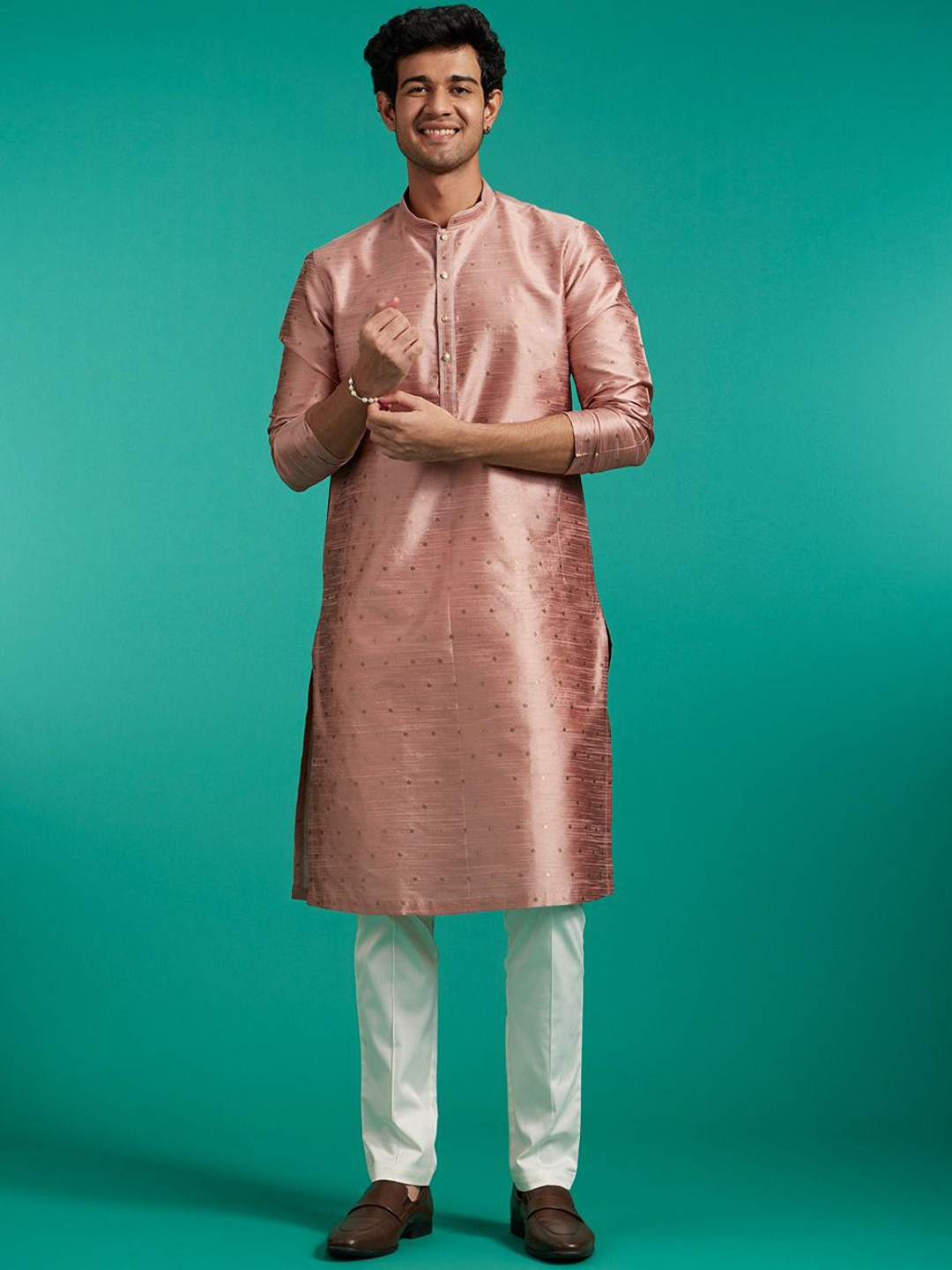 

Diwas by Manyavar Geometric Woven Design Thread Work Mandarin Collar Straight Kurta, Peach