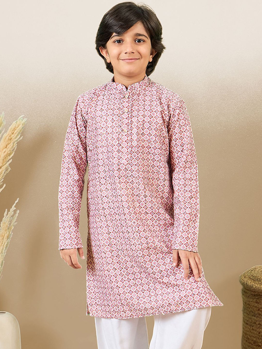 

Here&Now X Sanwara Boys Floral Printed Sequinned Mandarin Collar Cotton Straight Kurta, Pink