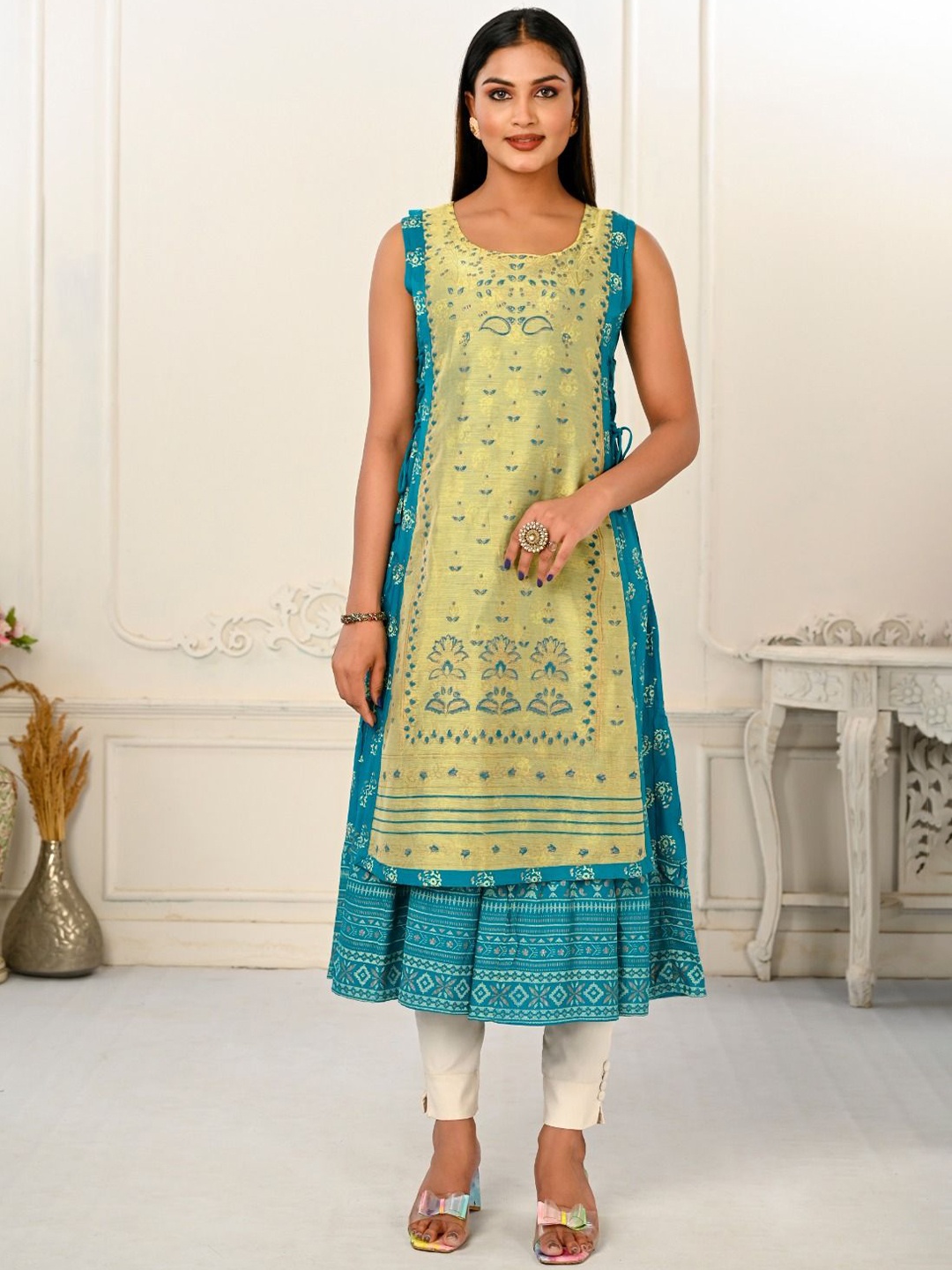 

JIVORA Ethnic Motifs Printed Floral Anarkali Kurta, Green