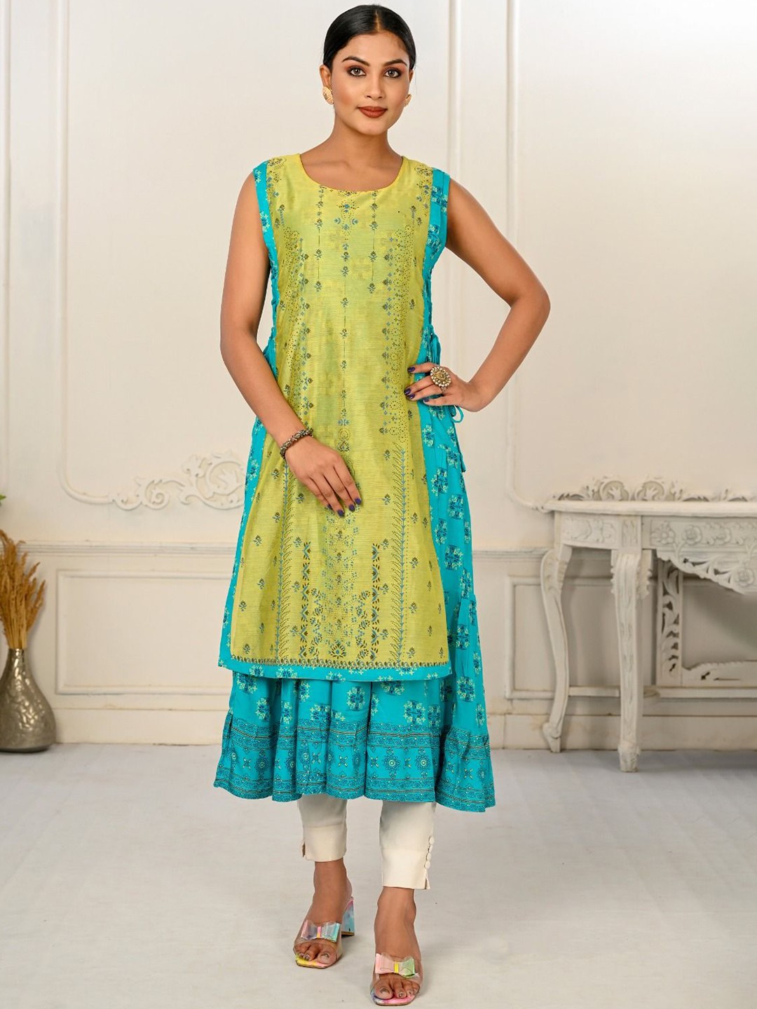 

JIVORA Printed Flared Kurta, Green