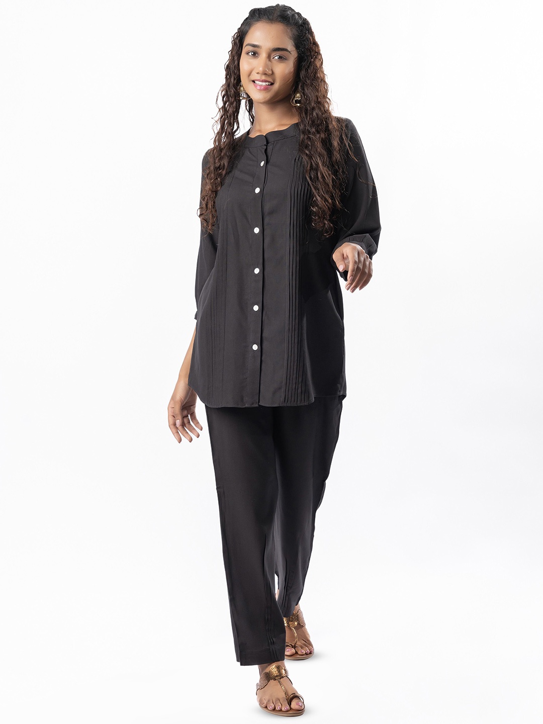 

GULABOSITABO Mandarin Collar Three-Quarter Puffed Sleeves Top, Black