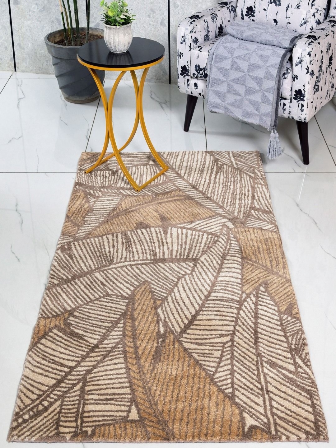 

Saral Home Brown & Beige Abstract Anti-Skid Carpet