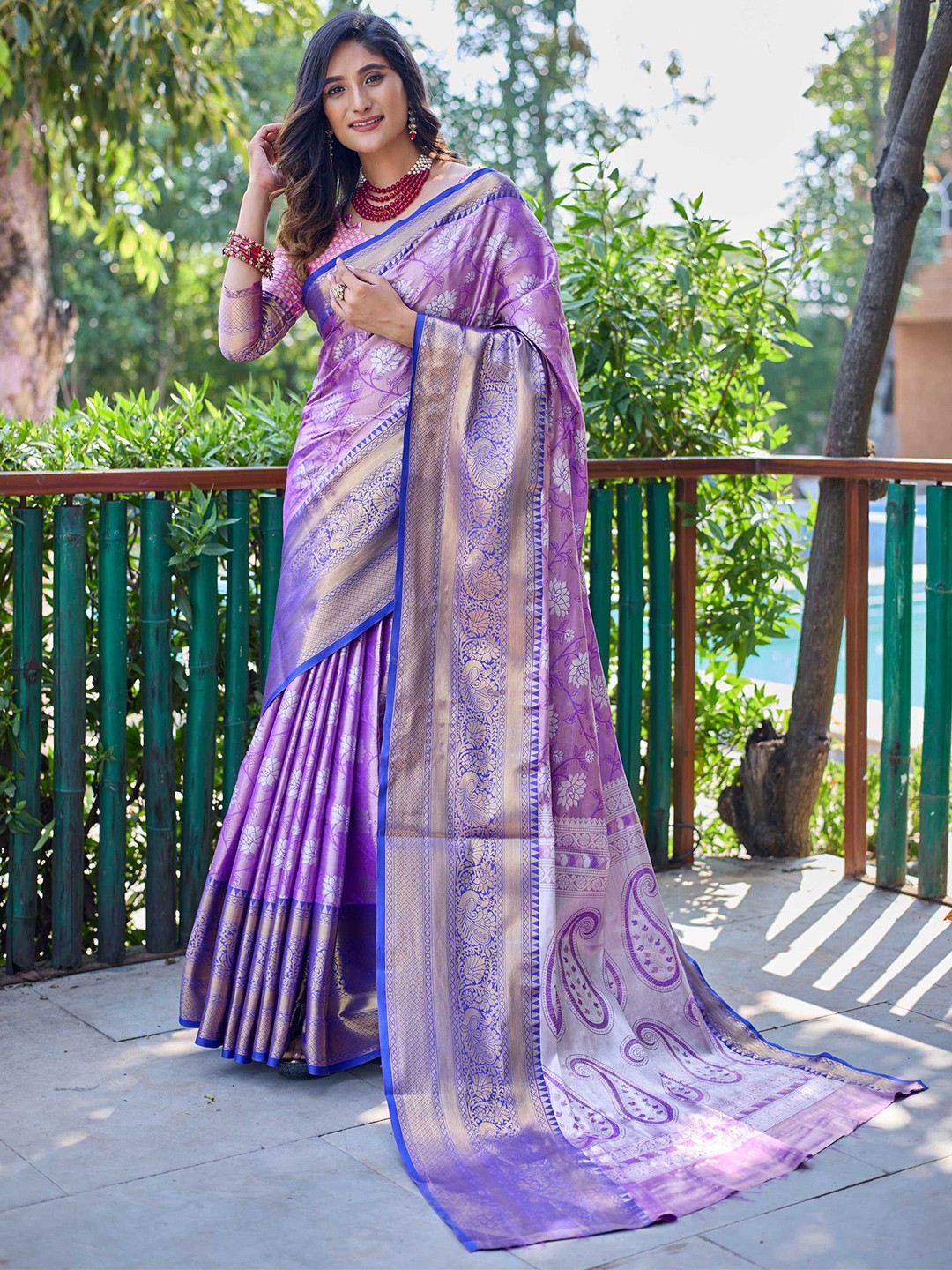

Kandora Woven Design Zari Pure Silk Banarasi Saree, Purple