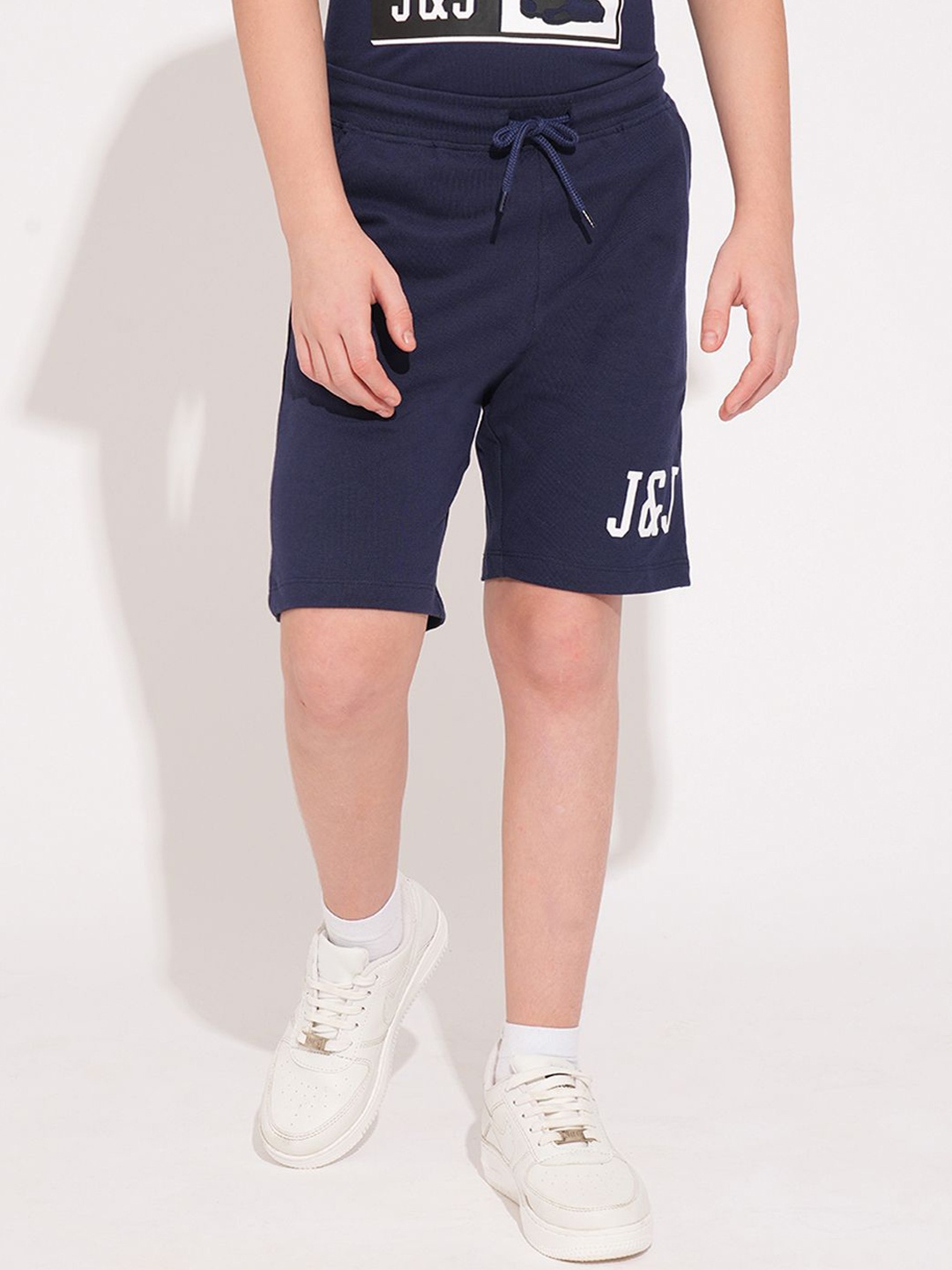 

Jack & Jones Junior Boys Typography Printed Regular Fit Shorts, Navy blue
