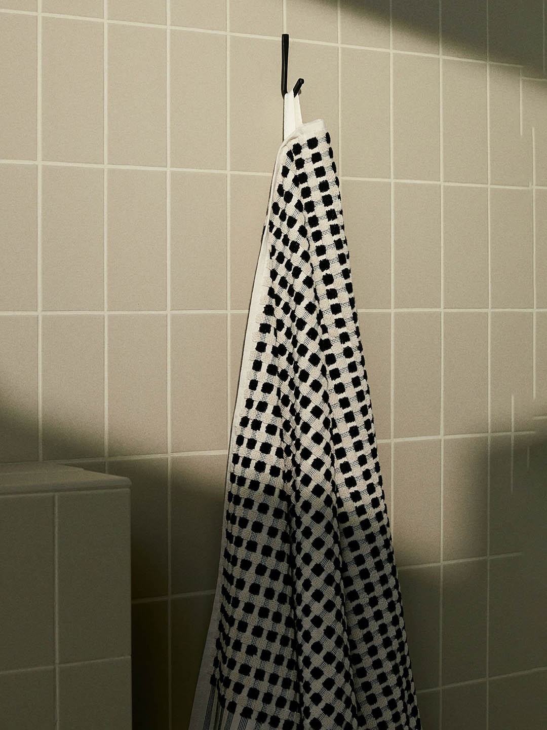 

H&M Black Patterned Cotton Terry Bath Towel