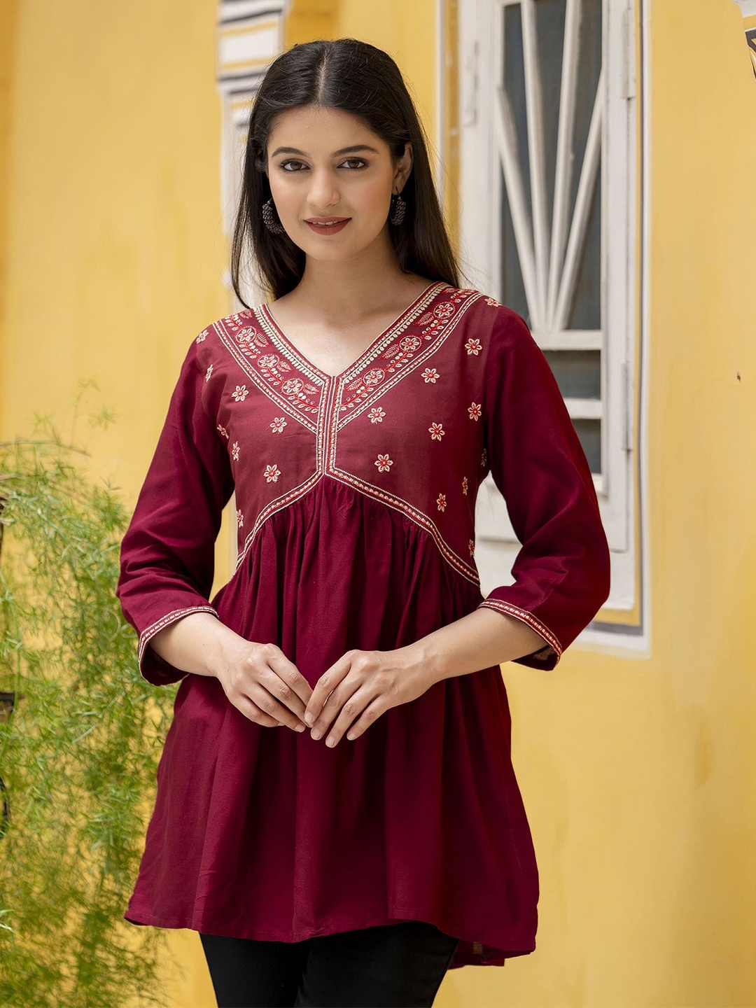 

ANNU PARIDHAN Embroidered Top, Maroon