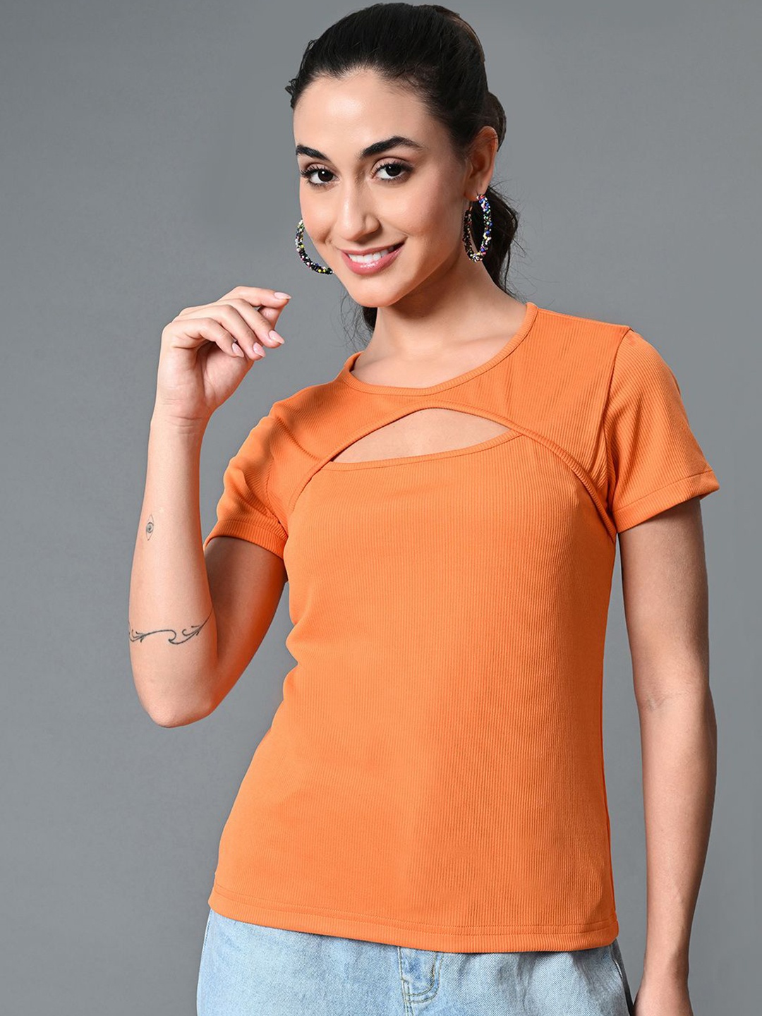 

The Roadster Lifestyle Co Ribbed Cut-Out Round Neck Short Sleeves Top, Orange