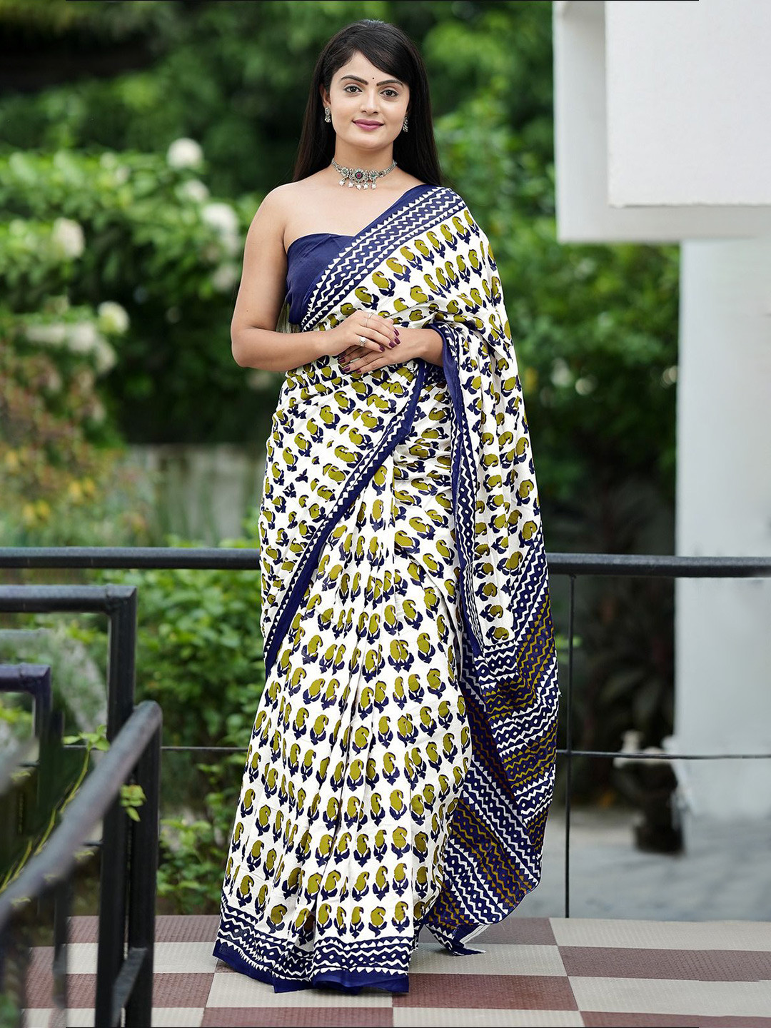 

Anouk Ethnic Motifs Pure Cotton Saree, Green