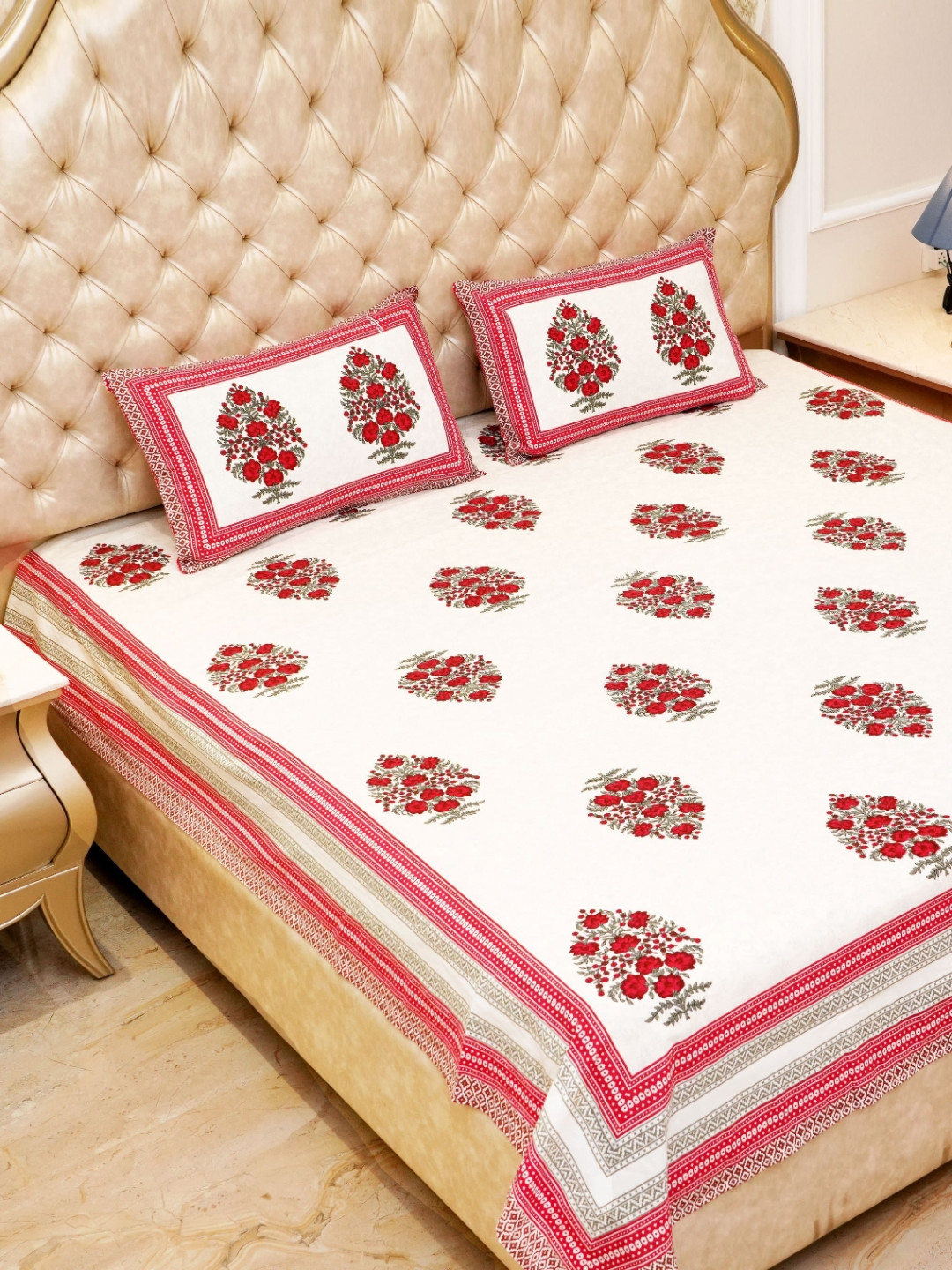 

Plarsh Comfort White & Red Ethnic Motifs 240 TC King Bedsheet with 2 Pillow Covers