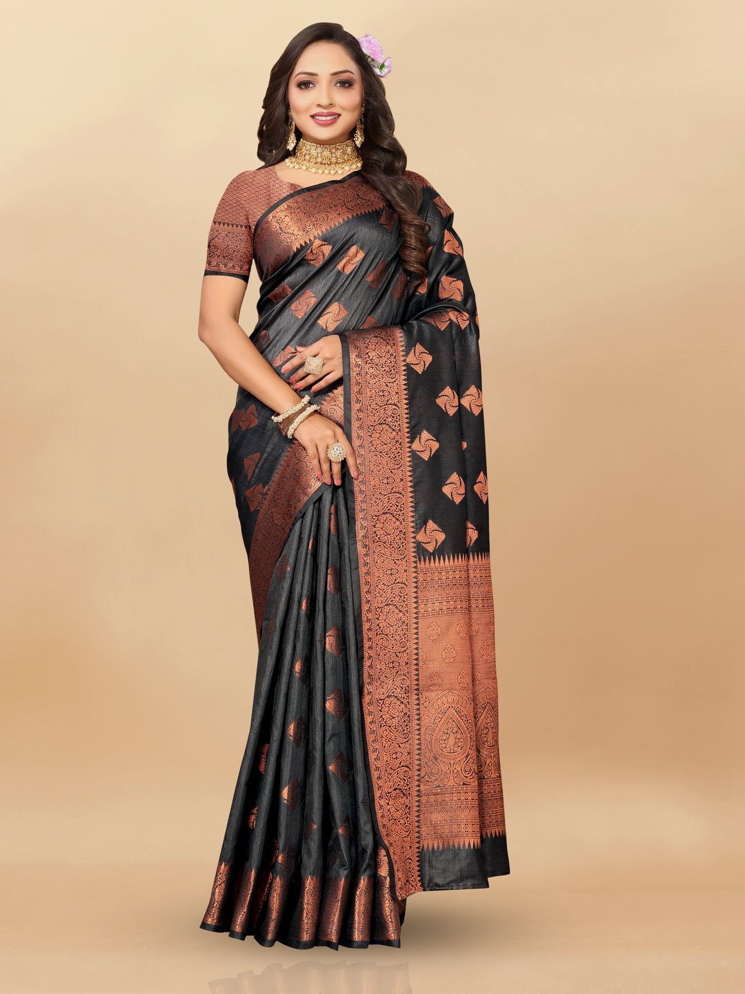 

MOKSHA DESIGNS Ethnic Motifs Zari Pure Silk Kanjeevaram Saree, Black