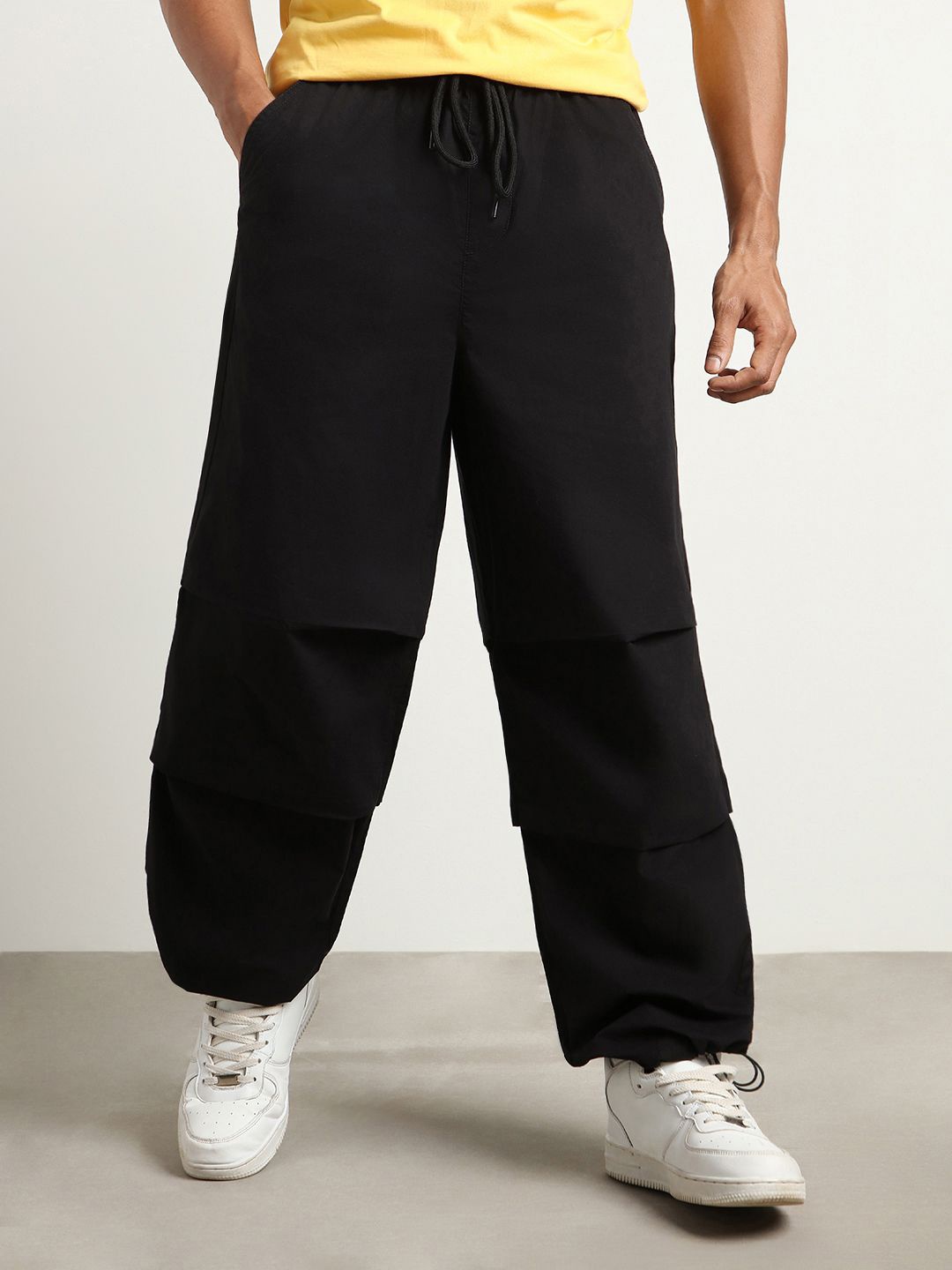

NOBERO Men Oversized Loose Fit Parachute Pants, Black
