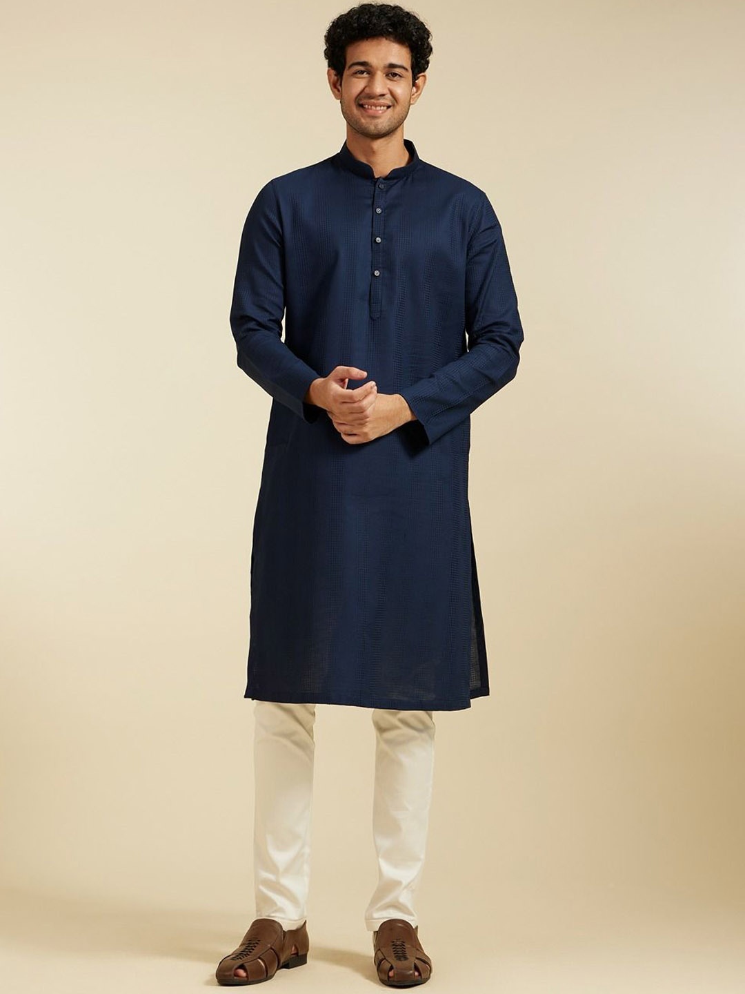 

Diwas by Manyavar Textured Mandarin Collar Straight Kurta, Blue