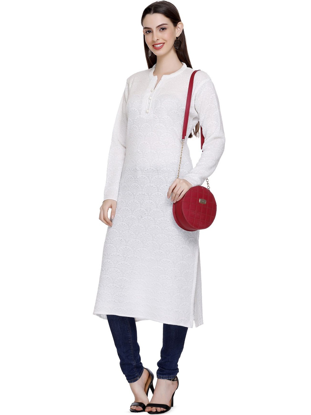 

MONTREX Women Floral Embroidered Floral Woollen Kurta, Off white