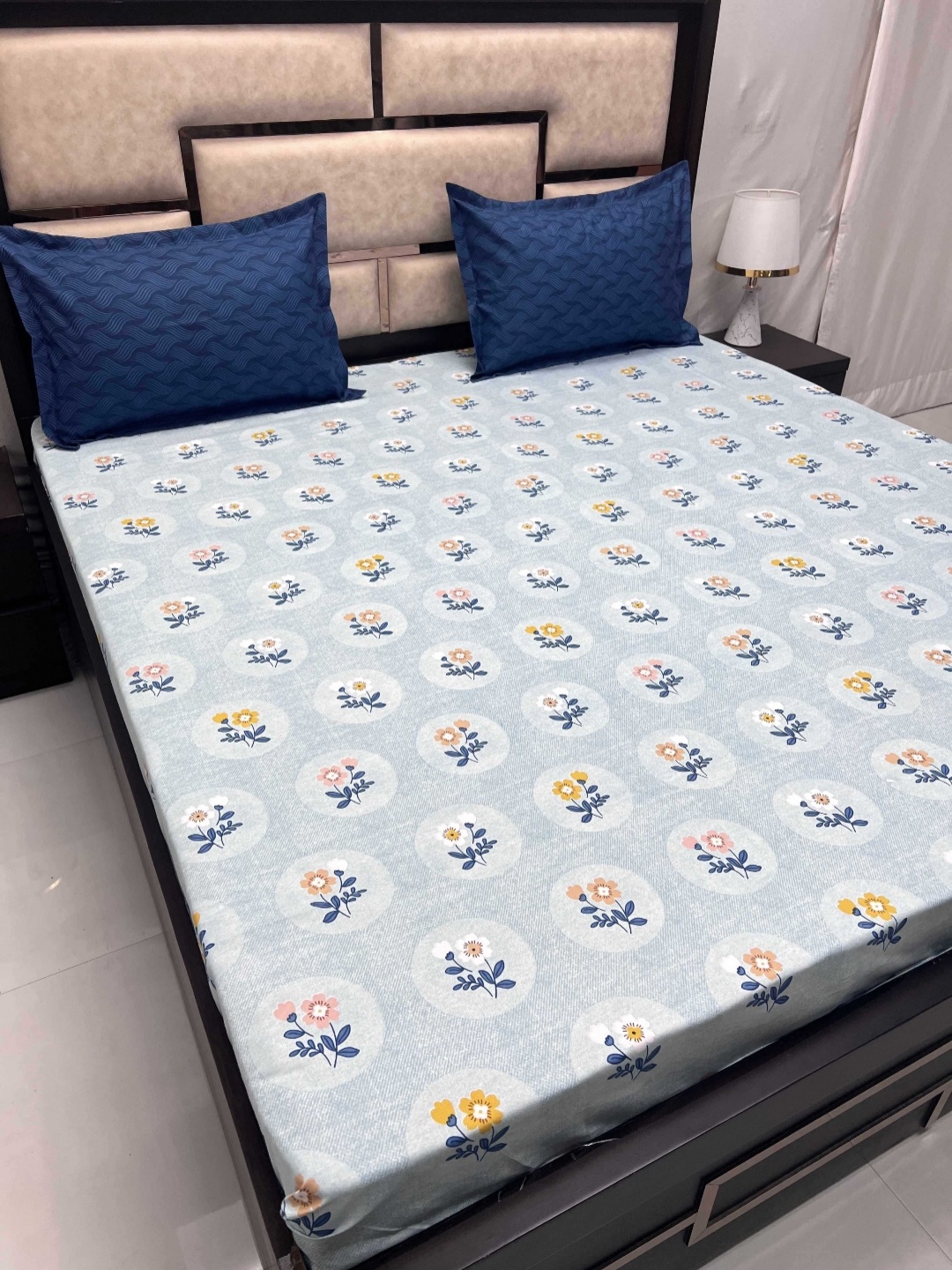 

Pure Decor Manor Blue Printed Fitted Microfiber 230 TC King Bedsheet With 2 Pillow Covers