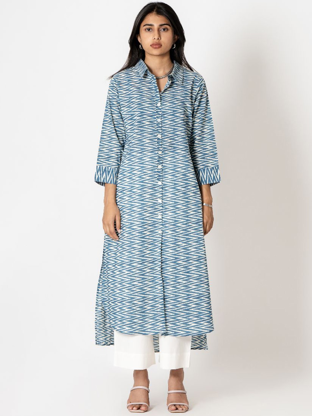 

Kameez by Pooja Kejriwal Chevron Printed Pure Cotton High-Low Kurta With Trouser, Blue