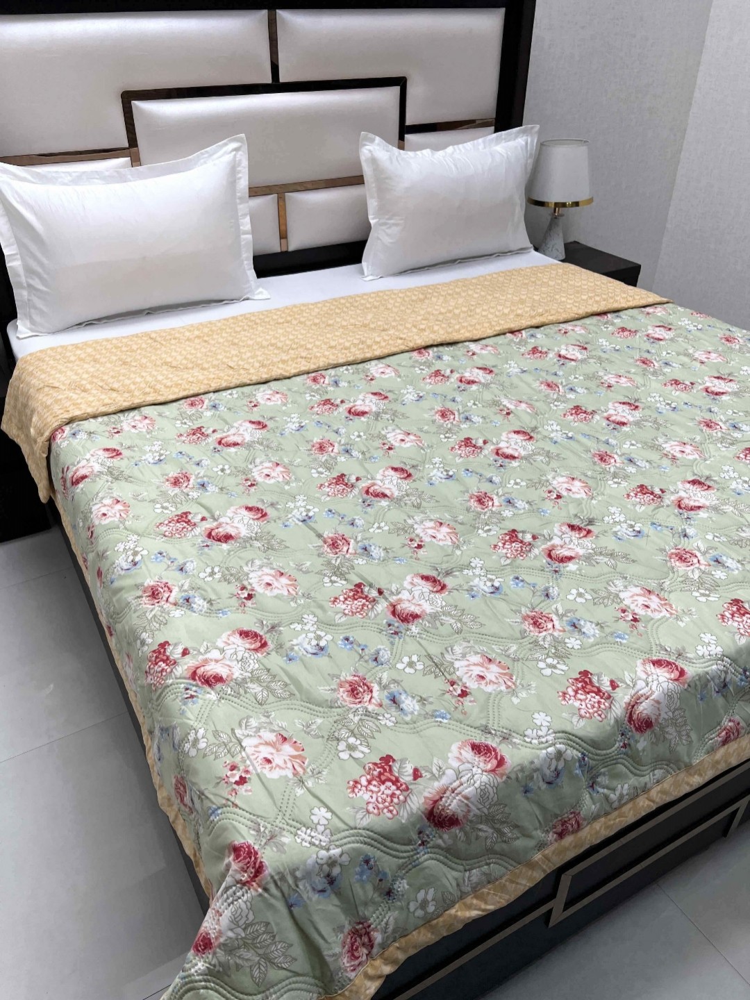 

Pure Decor Doze Green & Red Floral AC Room Reversible King Double Bed Comforter