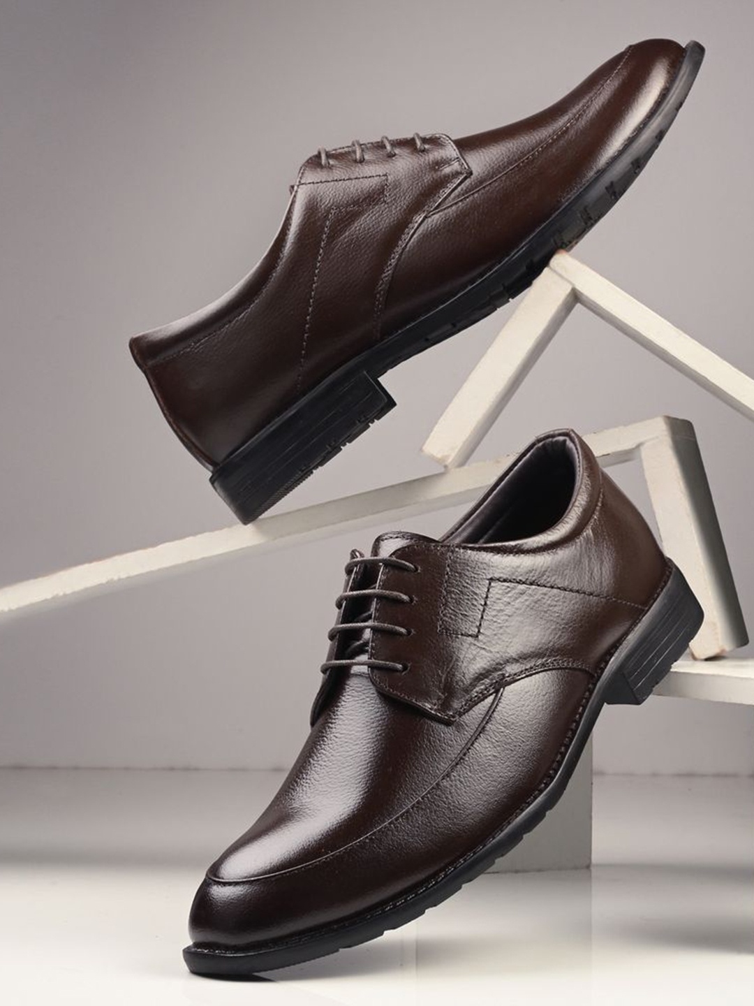 

Auserio Men Round Toe Leather Formal Derbys, Brown