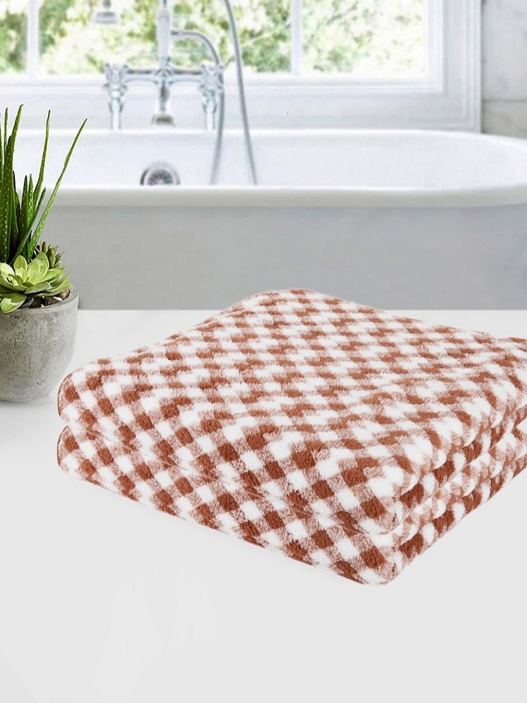 

Myntra Elegant Homes Brown & White 2 Pieces Printed Microfiber 350 GSM Bath Towels
