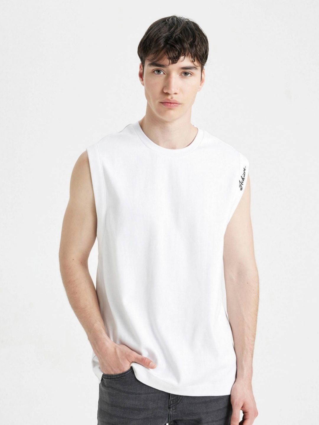 

DeFacto Men Striped Henley Neck T-shirt, Na