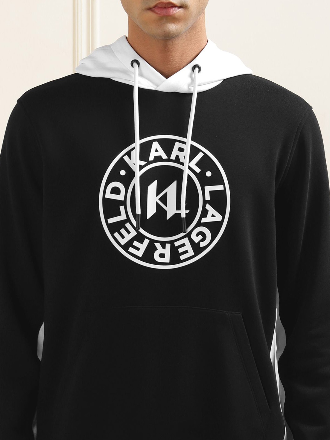 

Karl Lagerfeld Men Colourblocked Hooded Sweatshirt, Black