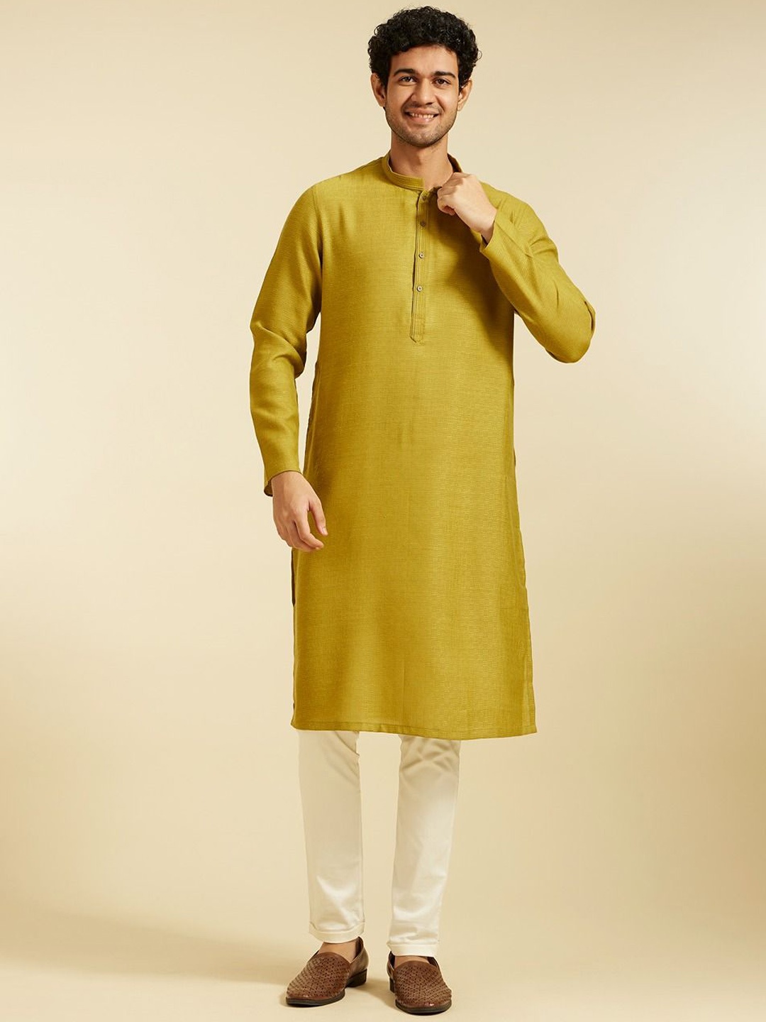 

Diwas by Manyavar Geometric Woven Design Thread Work Mandarin Collar Straight Kurta, Green