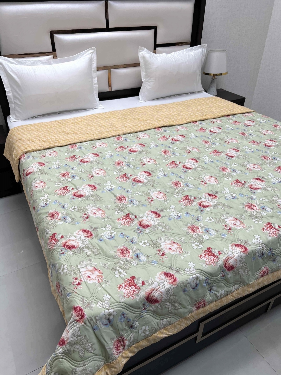 

Pure Decor Doze Green & Red Floral AC Room 350 GSM Reversible King Double Bed Comforter