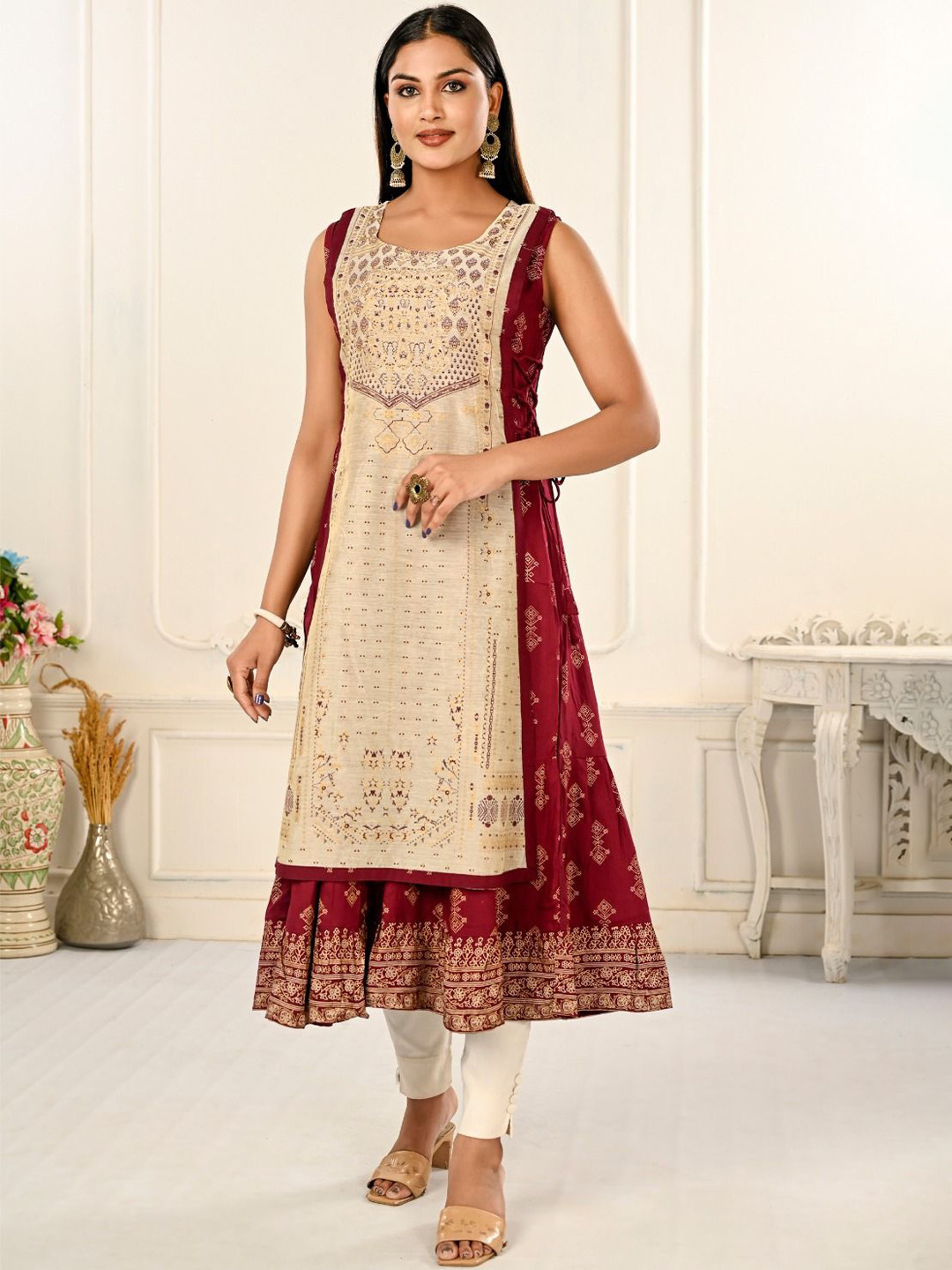 

JIVORA Ethnic Motifs Printed Floral Anarkali Kurta, Maroon