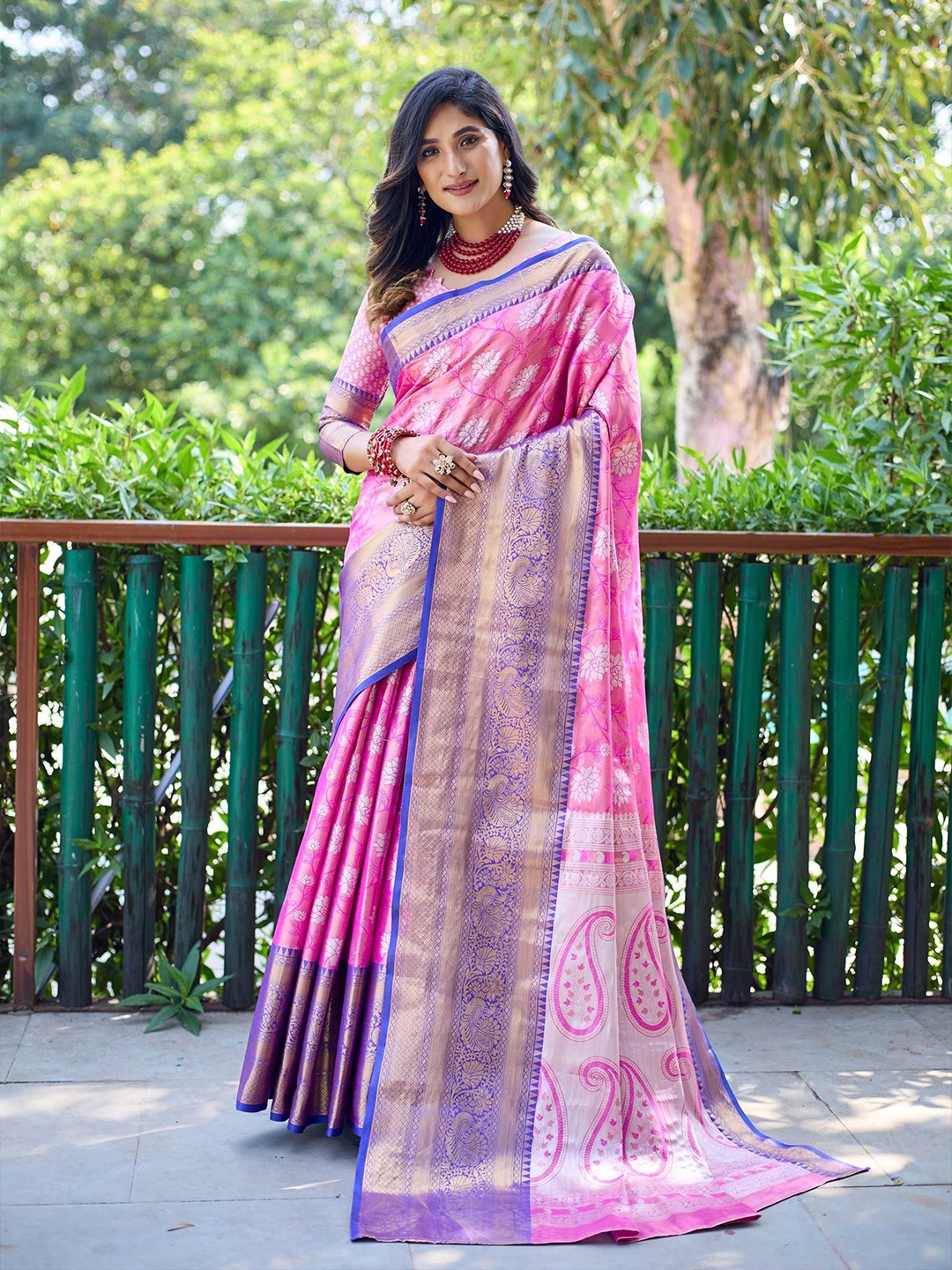 

Kandora Woven Design Zari Pure Silk Banarasi Saree, Pink