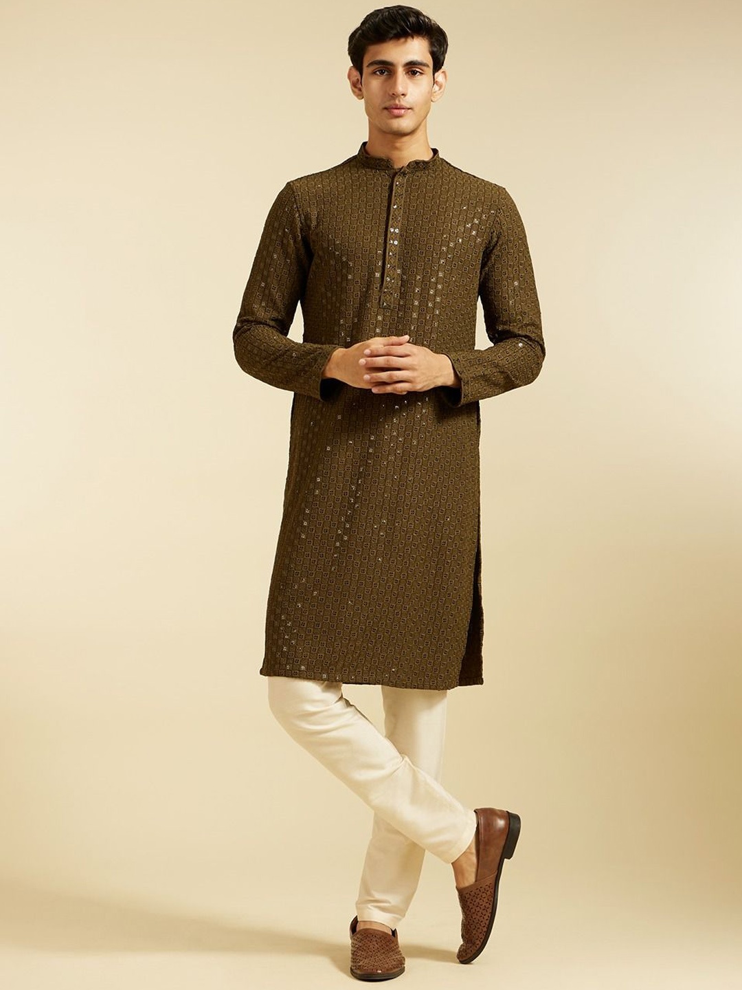 

Diwas by Manyavar Ethnic Motifs Embroidered Mandarin Collar Sequinned Straight Kurta, Olive