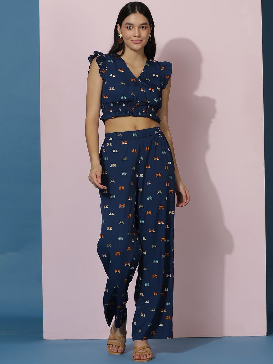 

Kotty Printed V-Neck Top With Trousers, Blue