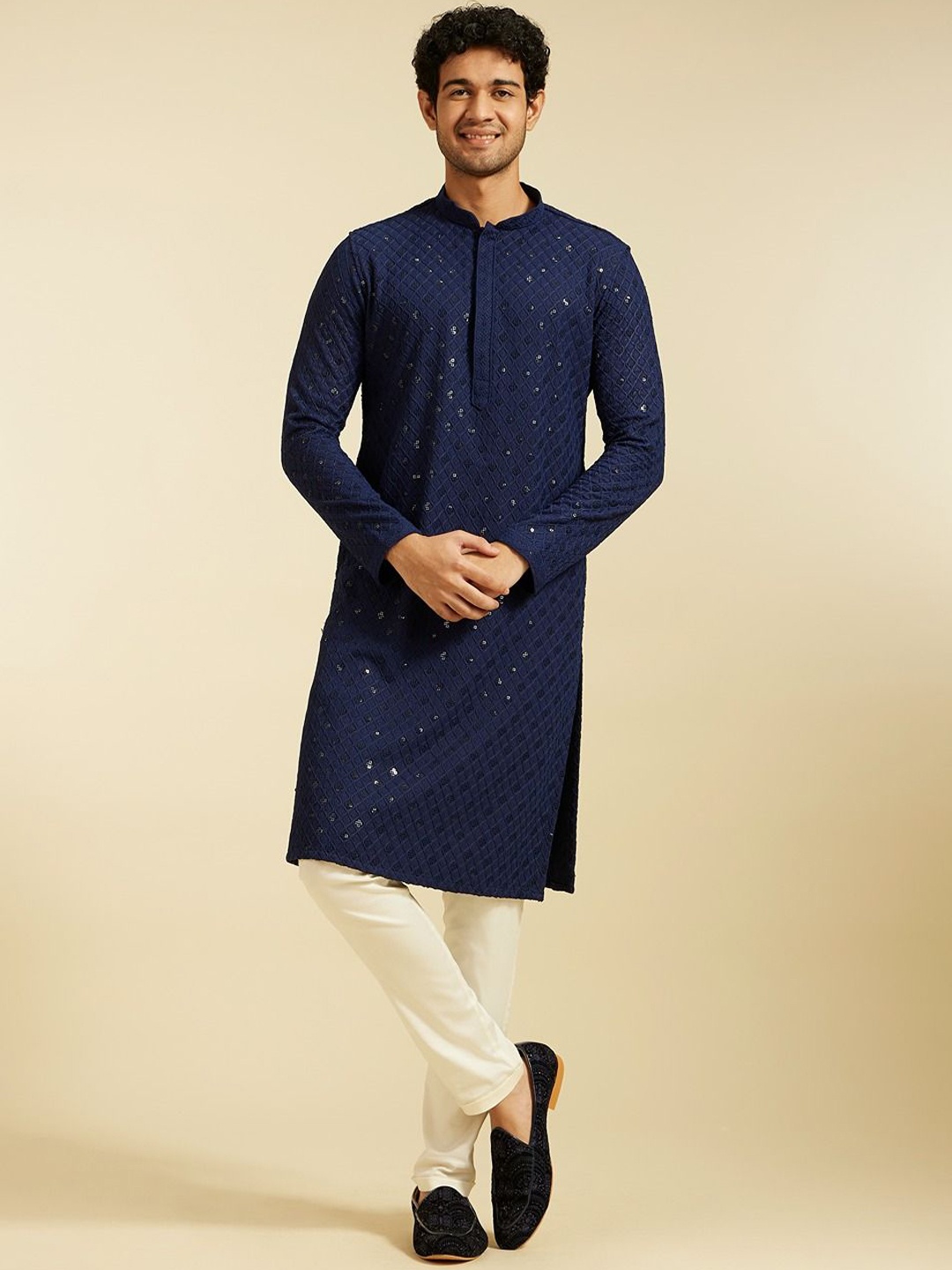 

Diwas by Manyavar Ethnic Motifs Embroidered Mandarin Collar Sequinned Straight Kurta, Blue