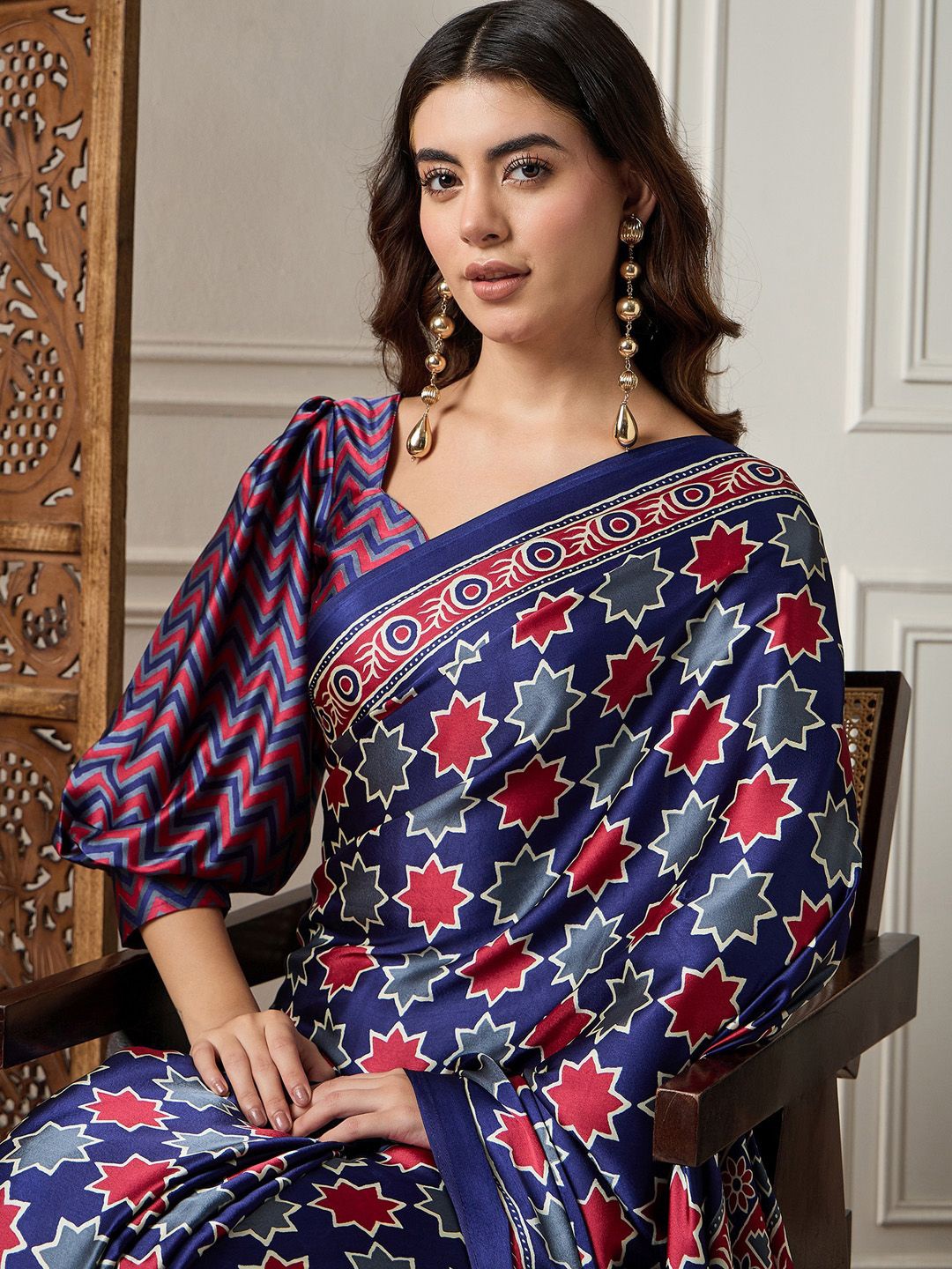 

Sangria Printed Saree With Blouse Piece, Navy blue