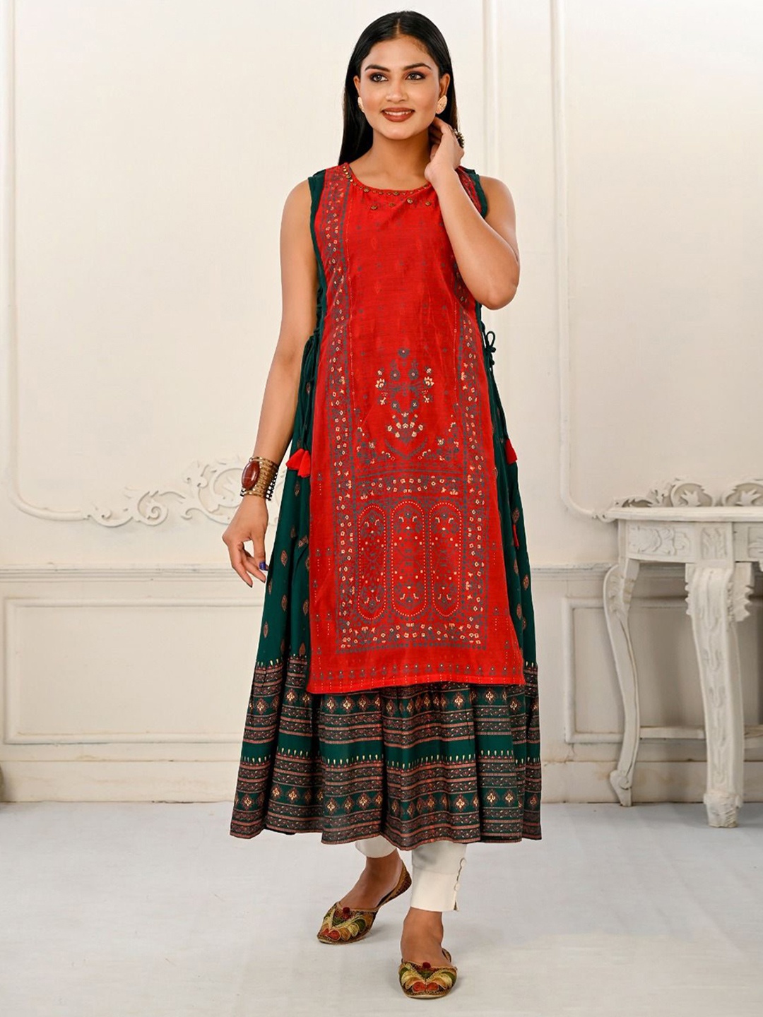 

JIVORA Printed Flared Kurta, Red