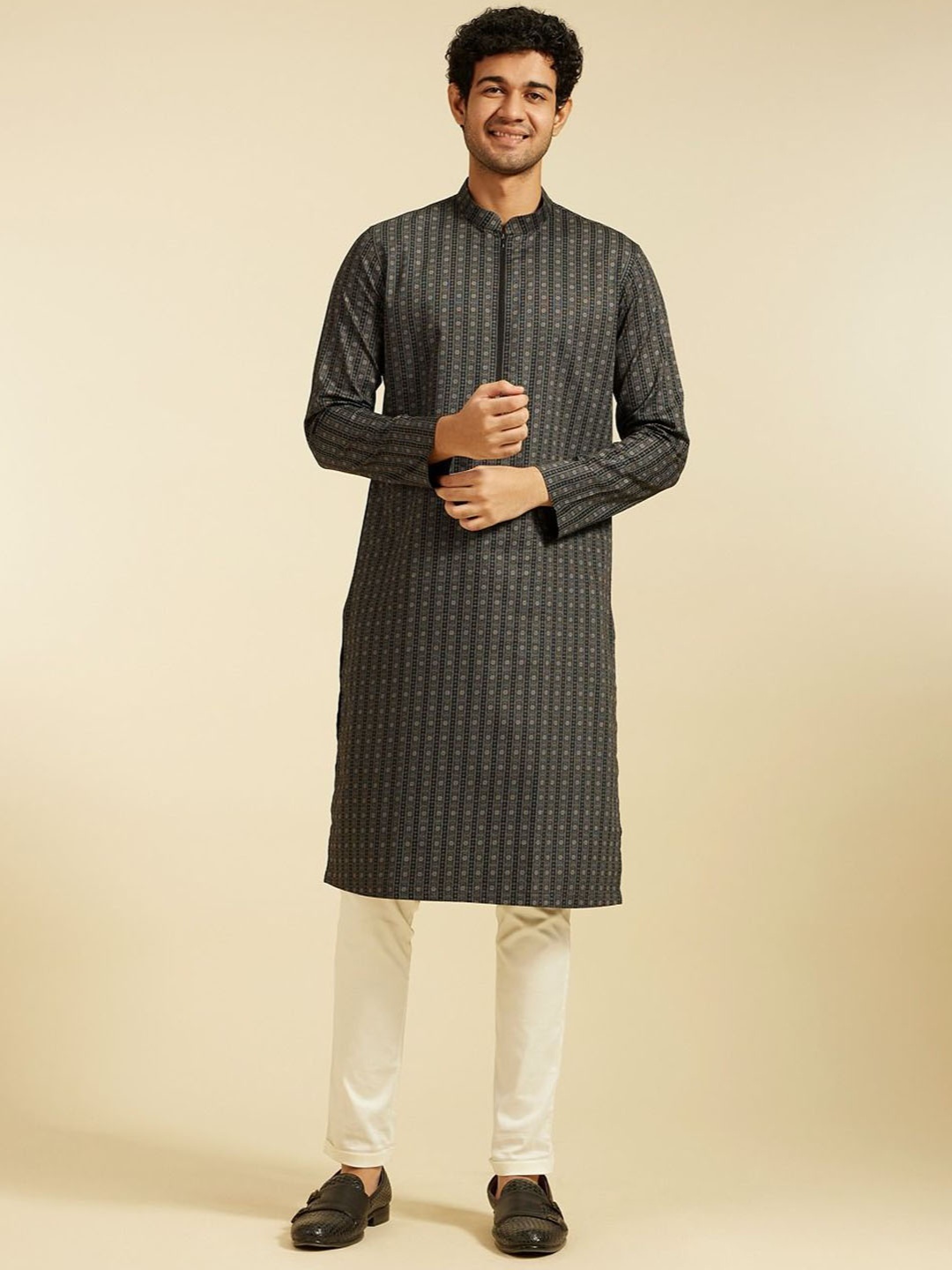 

Diwas by Manyavar Ethnic Motifs Printed Thread Work Mandarin Collar Cotton Kurta, Black