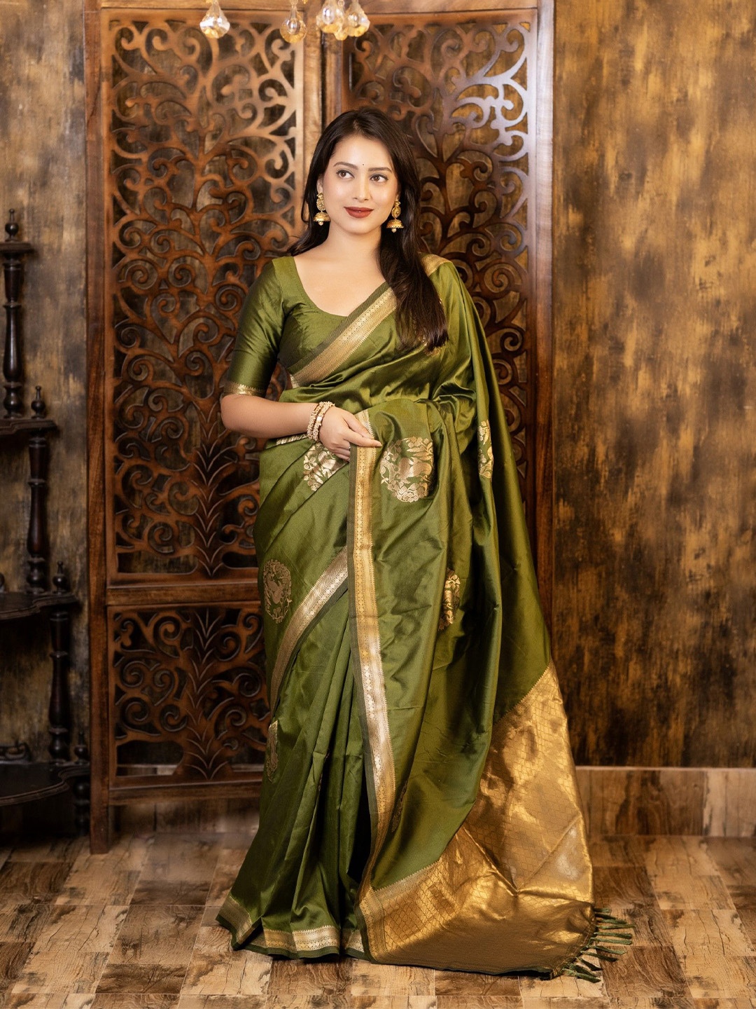 

Mitera Ethnic Motifs Zari Silk Blend Saree, Green