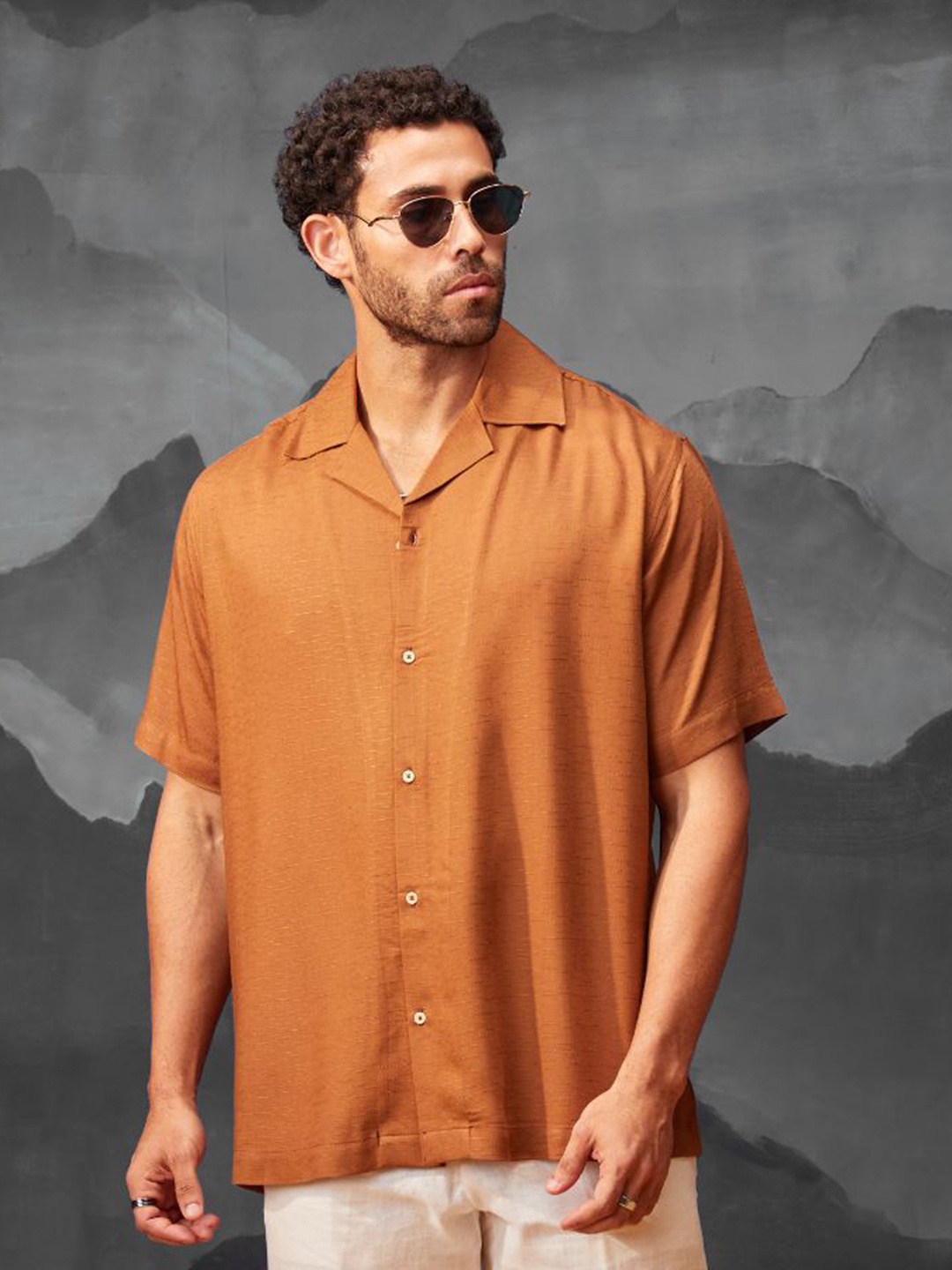 

CMGE Men Relaxed Opaque Casual Shirt, Brown